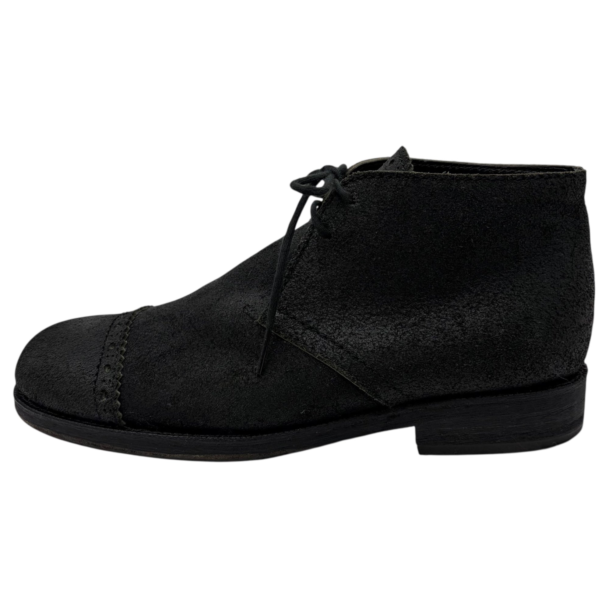 tricot COMME des GARCONS(トリココムデギャルソン) Medallion Straight-Tip Suede Chukka Boots メダリオン ストレート チップ スウェード チャッカ ブーツ 24cm ブラック レザー シューズ