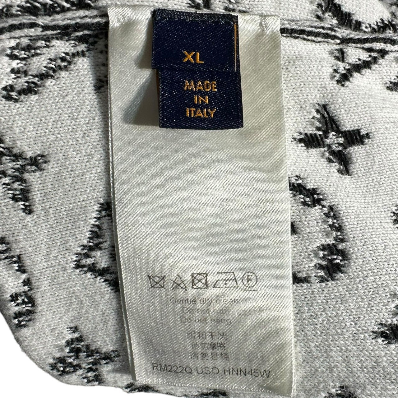 LOUIS VUITTON(ルイヴィトン) 22AW Monogram Gradient Cotton Hoodie Pullover Parka モノグラム グラディエント コットン フーディー プルオーバー パーカー RM222Q USO HNN45W XL ブラック CA36929 VCCM08 国内参考定価210,100円(税込)