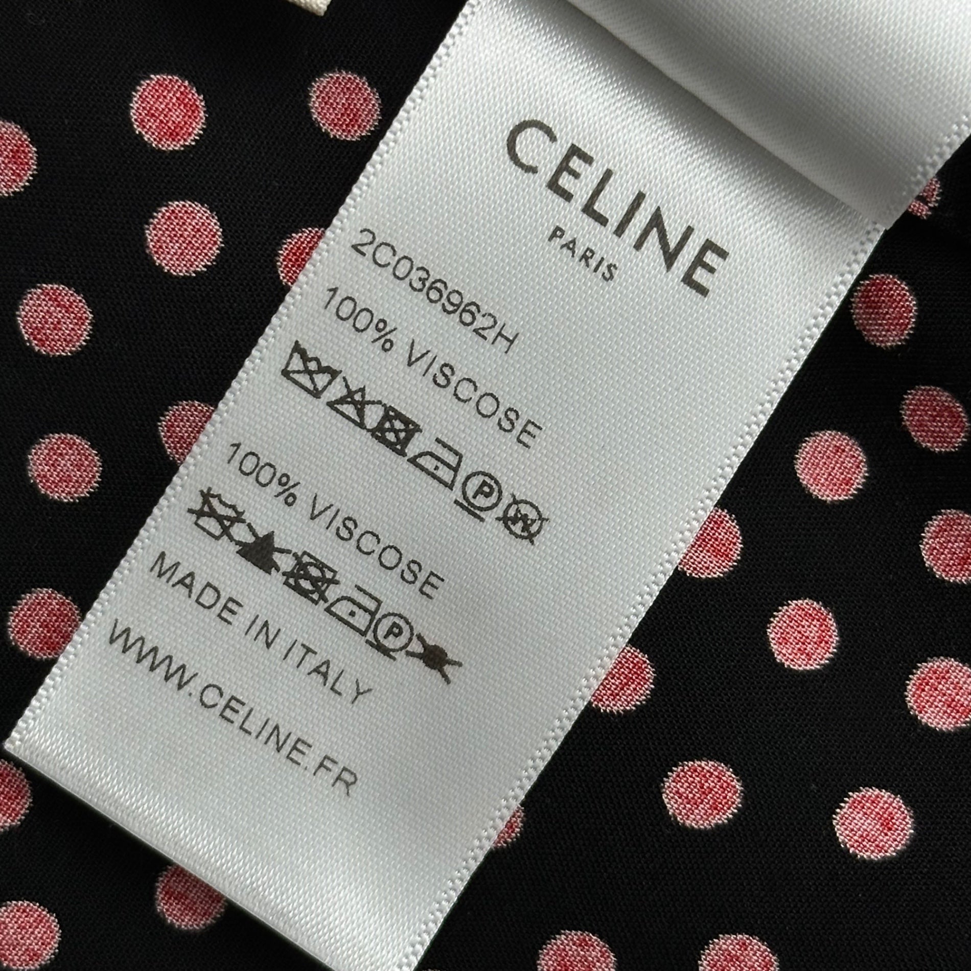 CELINE(セリーヌ) 2020SS By Hedi Slimane CLASSIC SHIRT IN DOT PRINTED VISCOSE オープンカラー ドット レーヨン 半袖 シャツ 2C036962H 40 ブラック×レッド エディ期