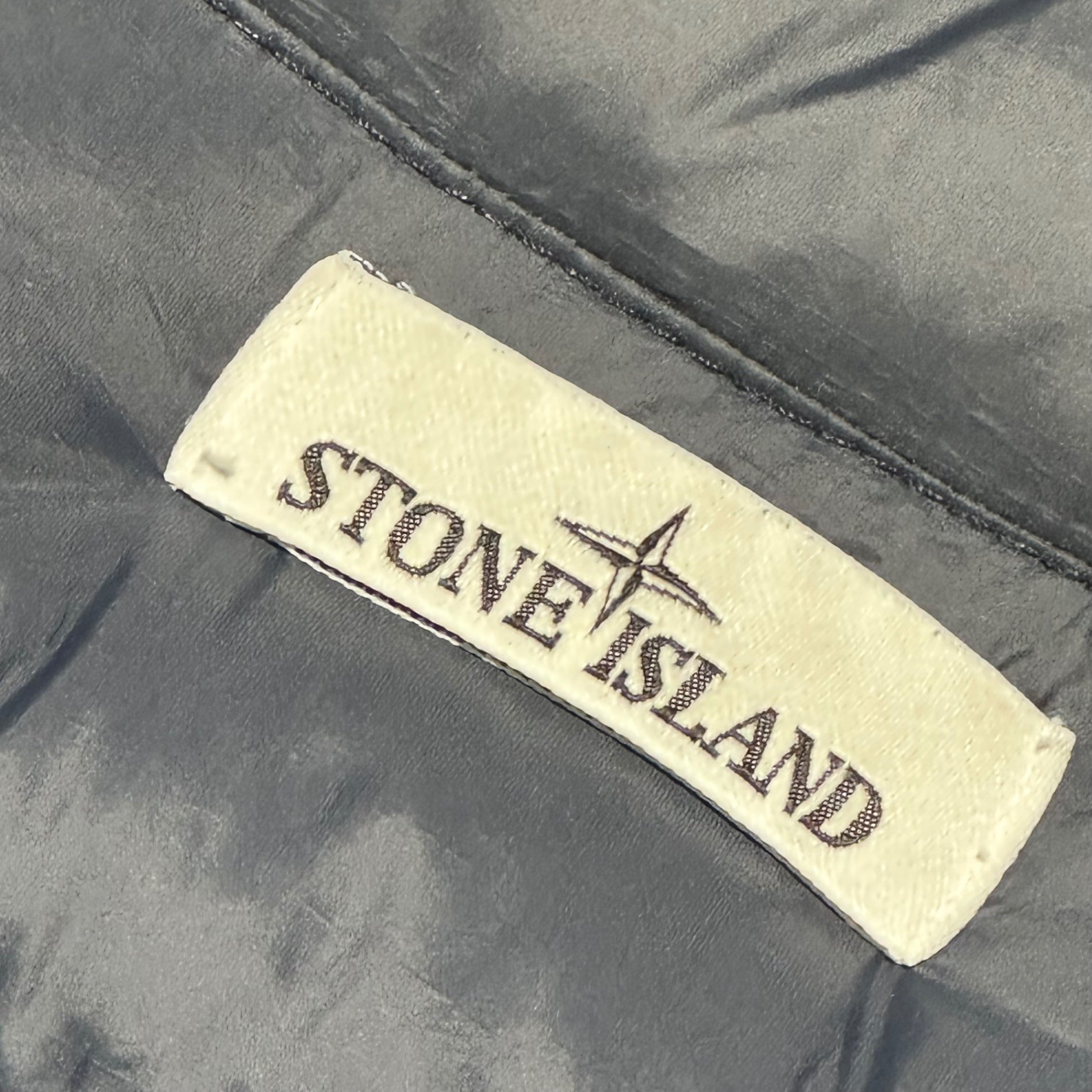 STONE ISLAND(ストーンアイランド) 22AW OPAQUE NYLON TWILL DOWN JACKET オペーク ナイロン ツイル ダウン ジャケット 77154121 XL ネイビー フーデッド