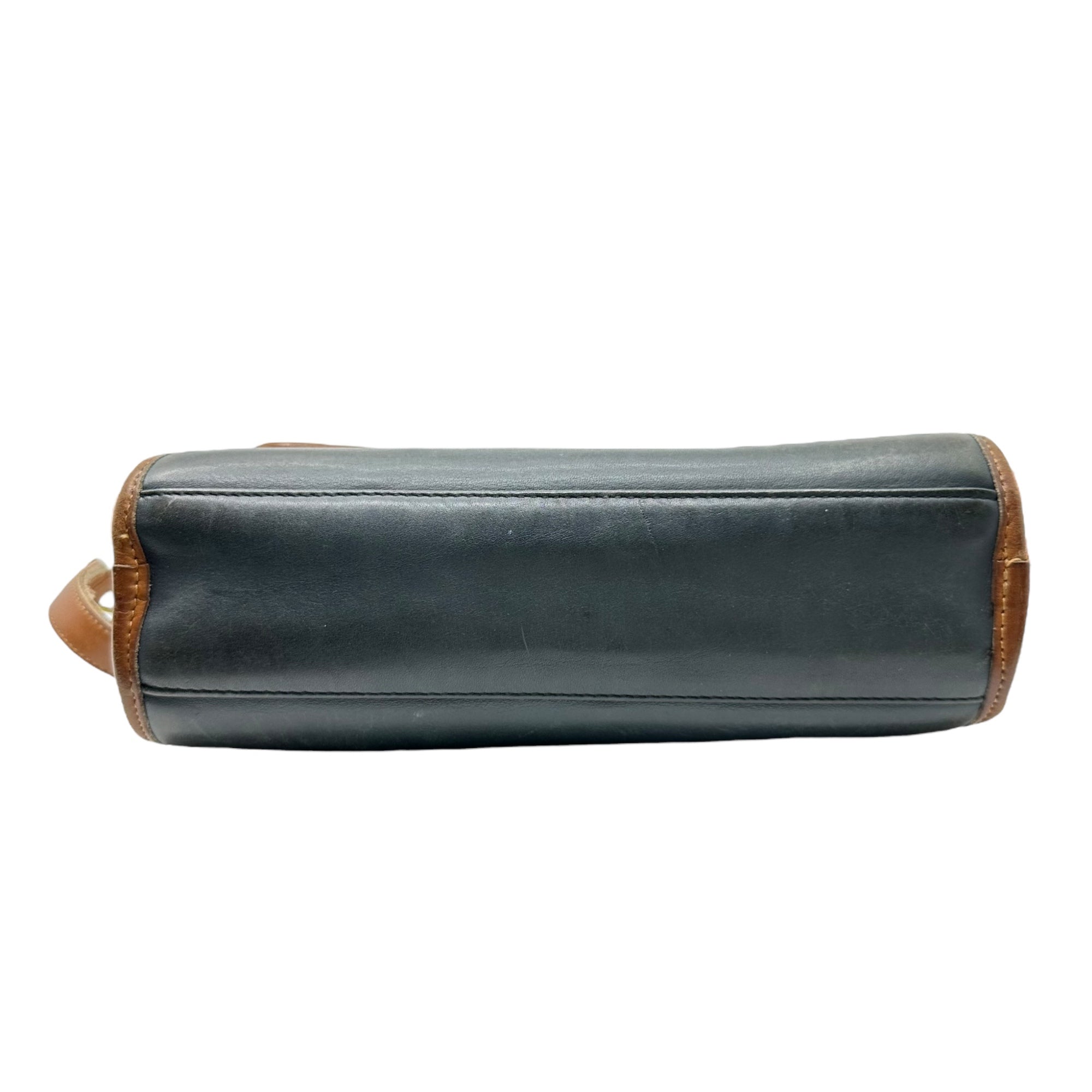 COACH(コーチ) 90's Old Coach Bicolor Flap Leather Shoulder Bag 90年代 オールドコーチ バイカラー フラップ レザー ショルダー バッグ 014-9021 ネイビー(色あせでカーキに近くにあっています)×ブラウン