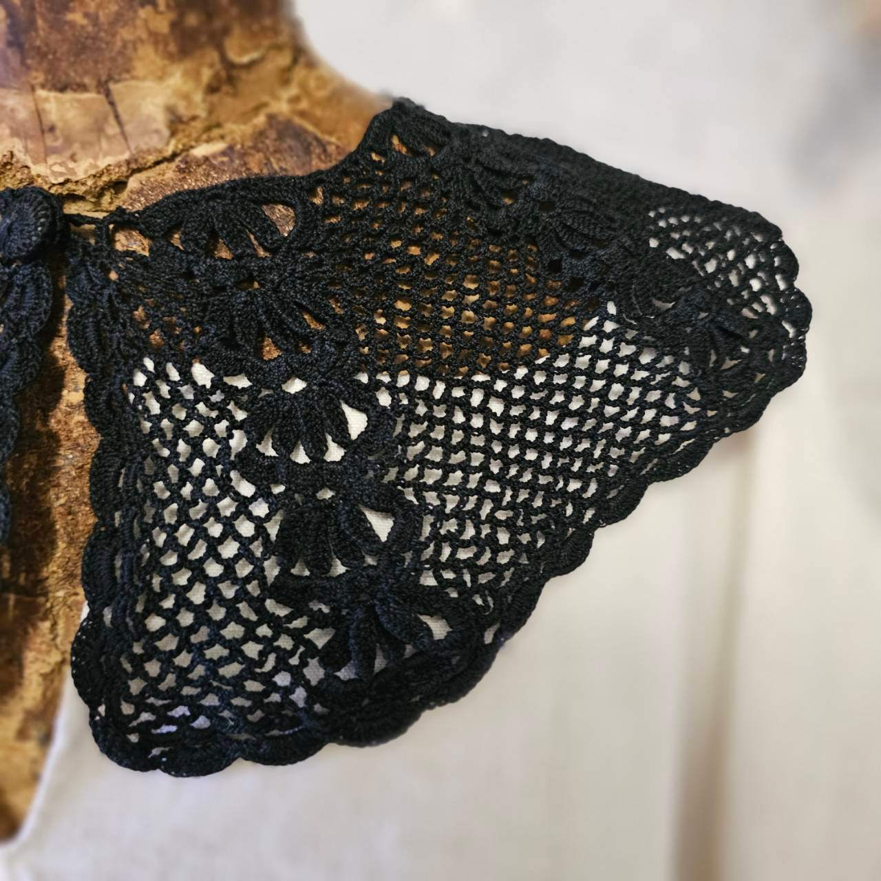 Euro vintage(ヨーロッパヴィンテージ) crochet lace collar クロッシェ編みレースのクラシカルなつけ襟 未使用に近い/後染め加工 ブラック