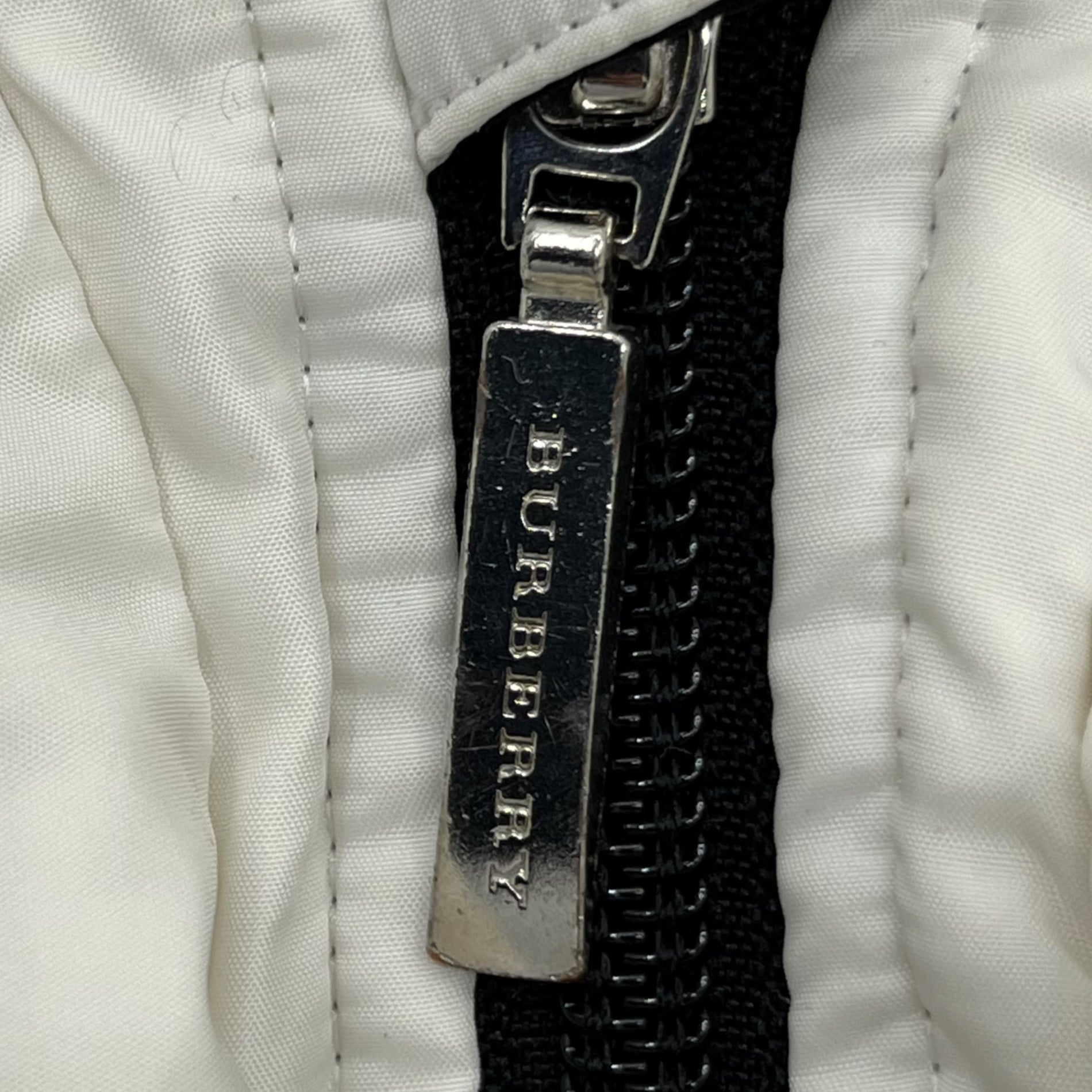 BURBERRY BLACK LABEL(バーバリーブラックレーベル) Silver fox fur down coat シルバーフォックス ファー ダウン コート BMP03-134-03 L ホワイト