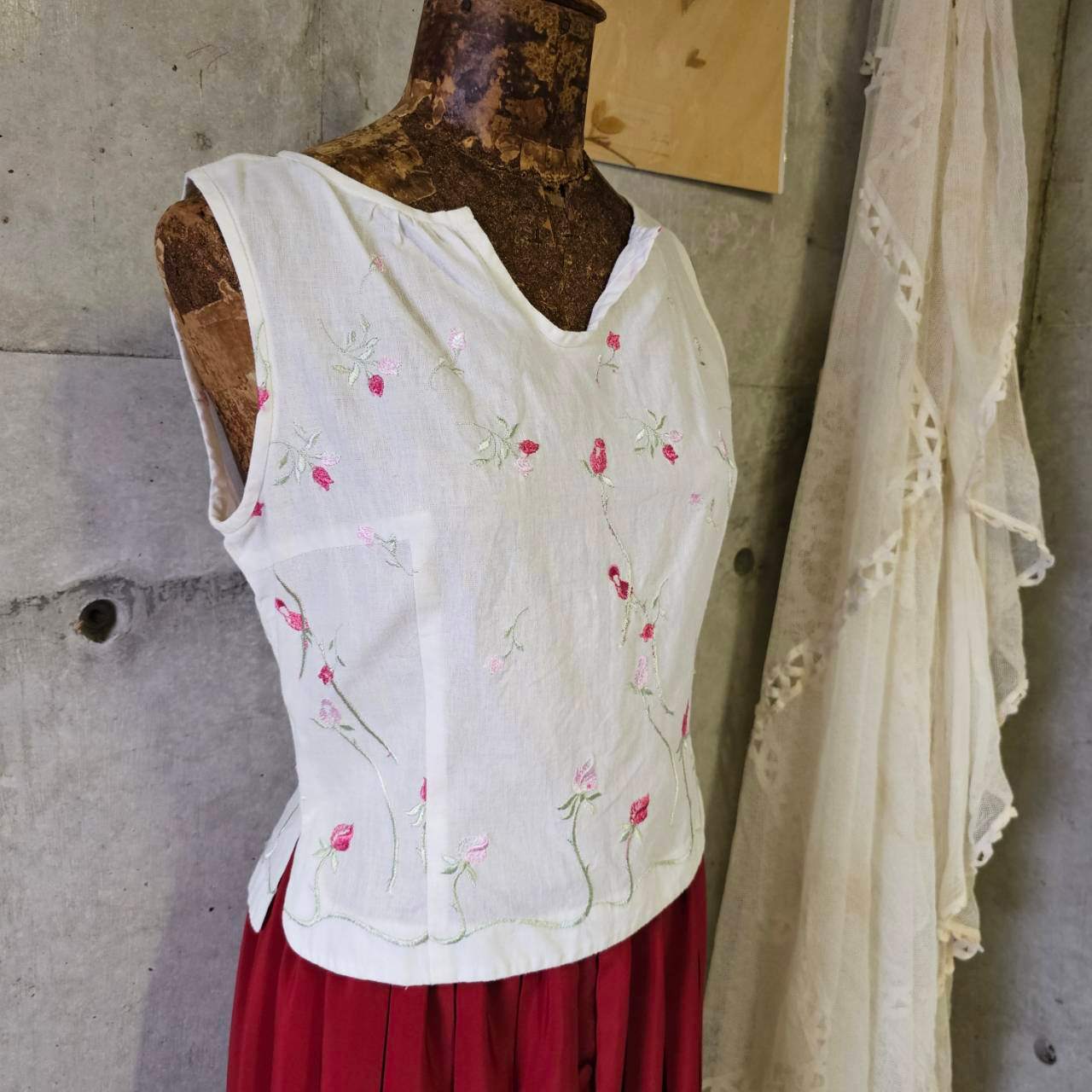 vintage(ヴィンテージ) 60's~ botanical stich vest ボタニカル刺繍ベスト 9(S~Mサイズ程度) ホワイト(刺繍:グリーン×ピンク)