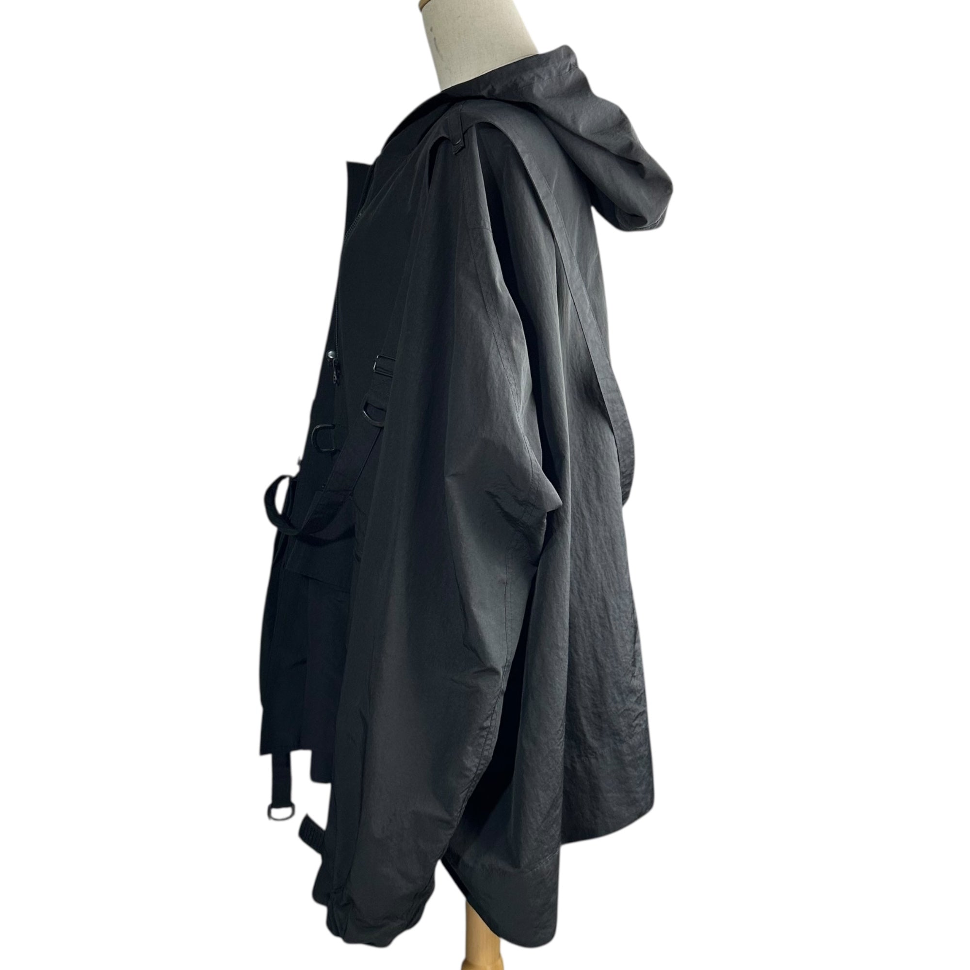 HYEIN SEO(ヘインソ) ANORAK WITH DETACHABLE BAG アノラック ジャケット 3 ブラック マウンテンパーカー テック バッグ