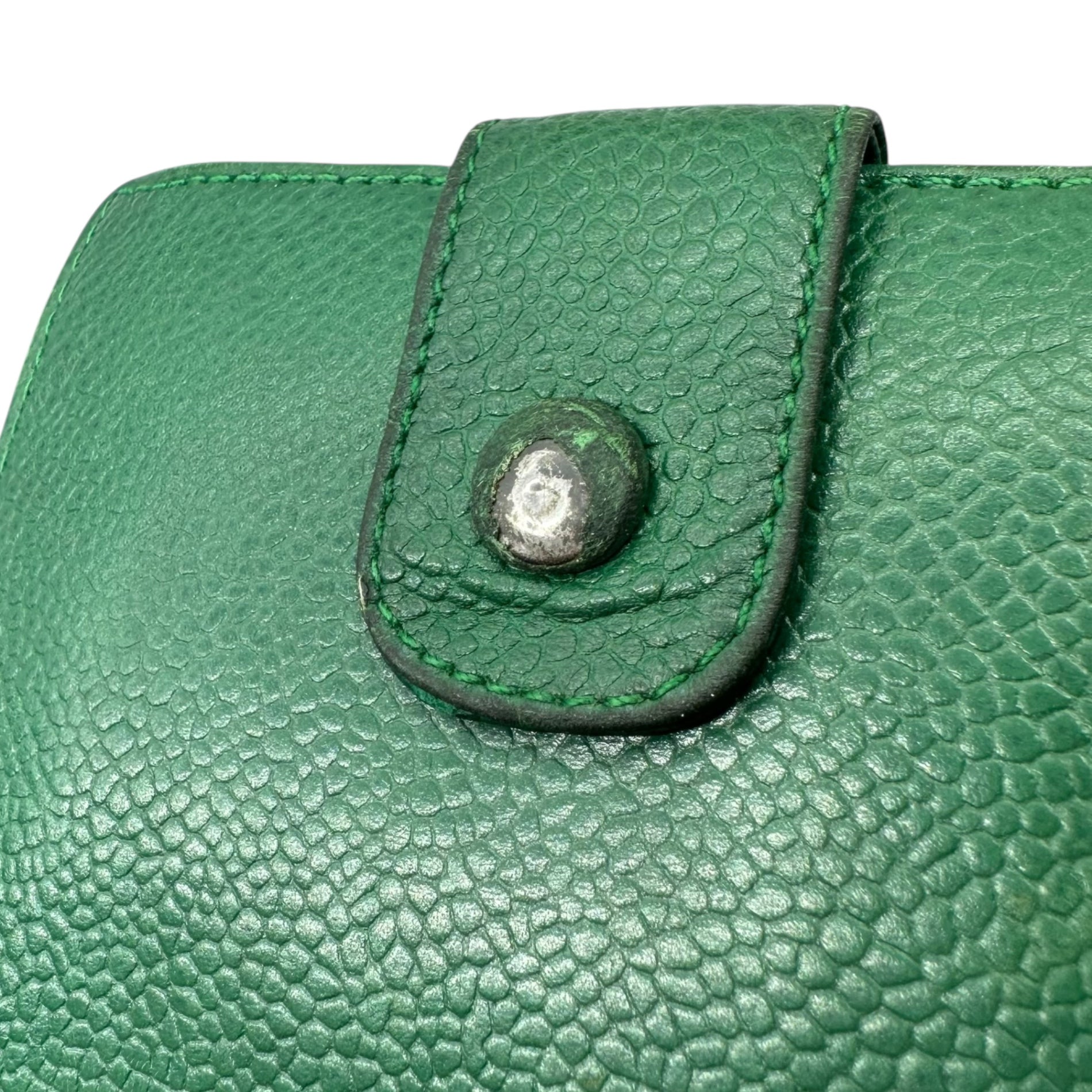 CHANEL(シャネル) 90's キャビア スキン ココマーク 3つ折り 財布 Caviar skin Coco mark tri-fold wallet グリーン 2893724