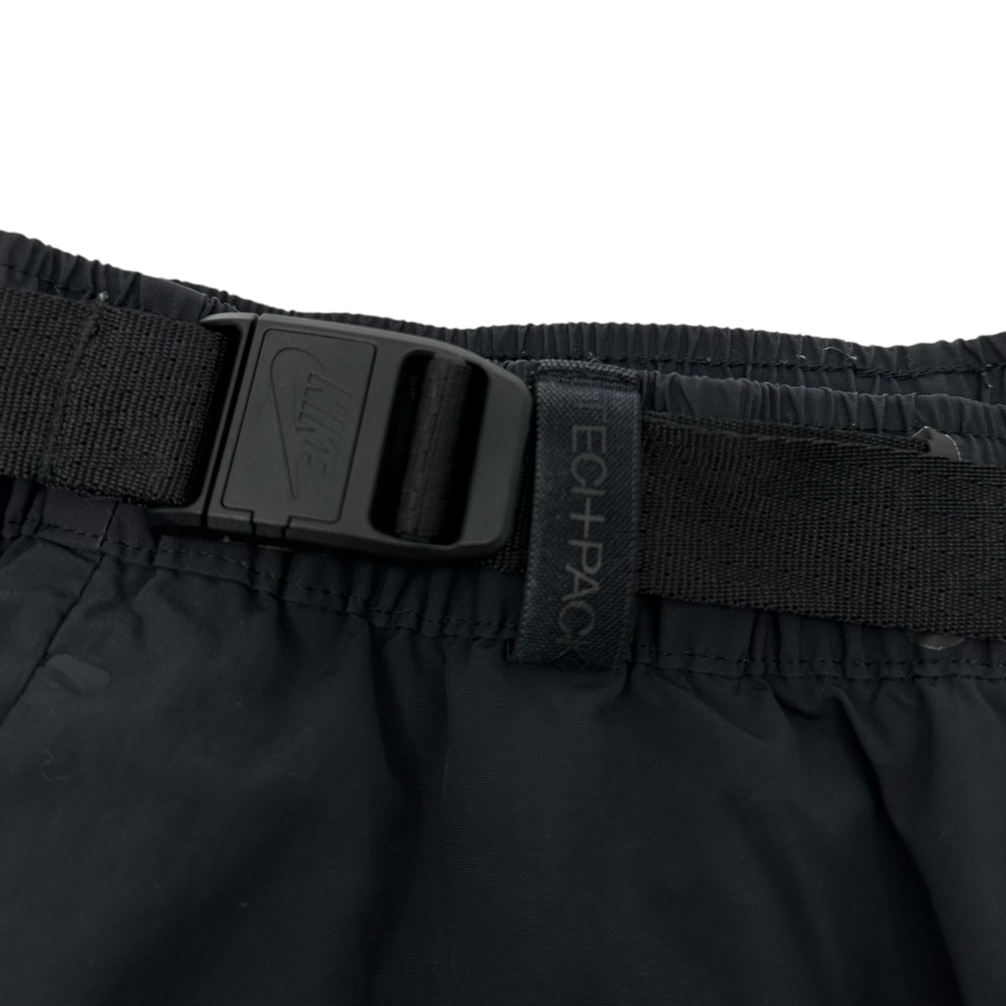 NIKE(ナイキ) NSW TECH PACK WOVEN テックパック ウーブン ナイロン パンツ DM5539-010 S ブラック ジョガー