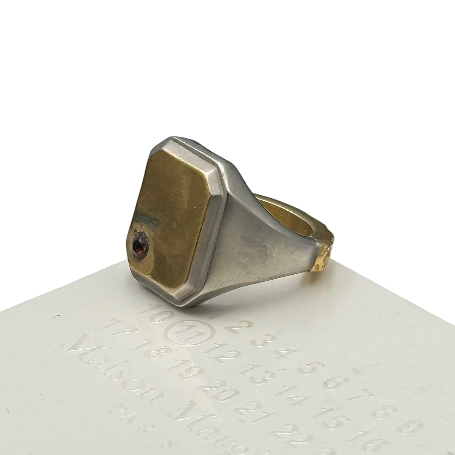 MAISON MARGIELA(メゾンマルジェラ) 22AW SQUARE CHEVALIER RING スクエア シュヴァリエ リング 9号 ゴールド×シルバー