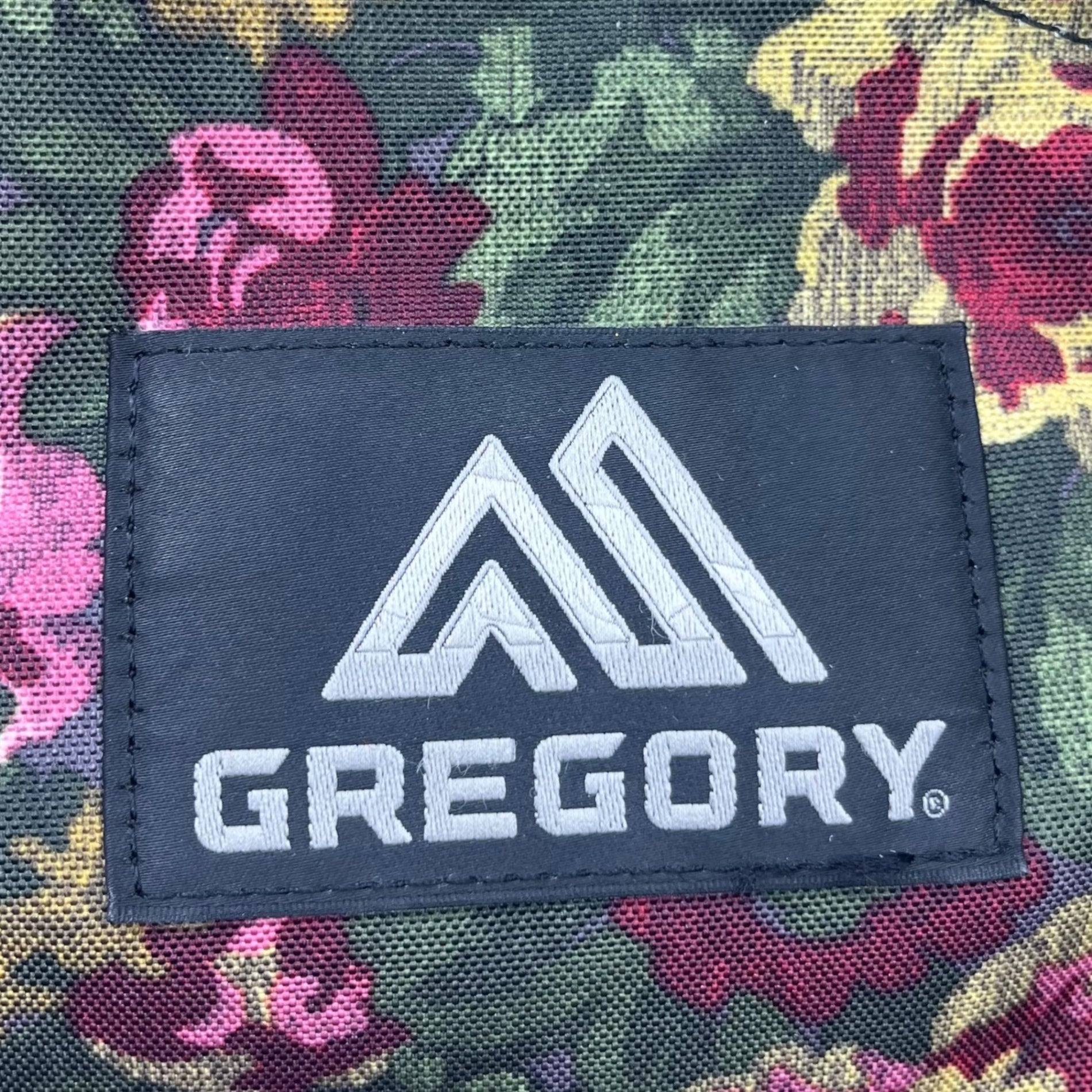 GREGORY(グレゴリー) DAY GARDEN TAPESTRY デイパック ガーデンタペストリー 09J*12029 グリーン リュック サック バックパック バッグ クラシック 定番 参考定価¥31,900 花柄