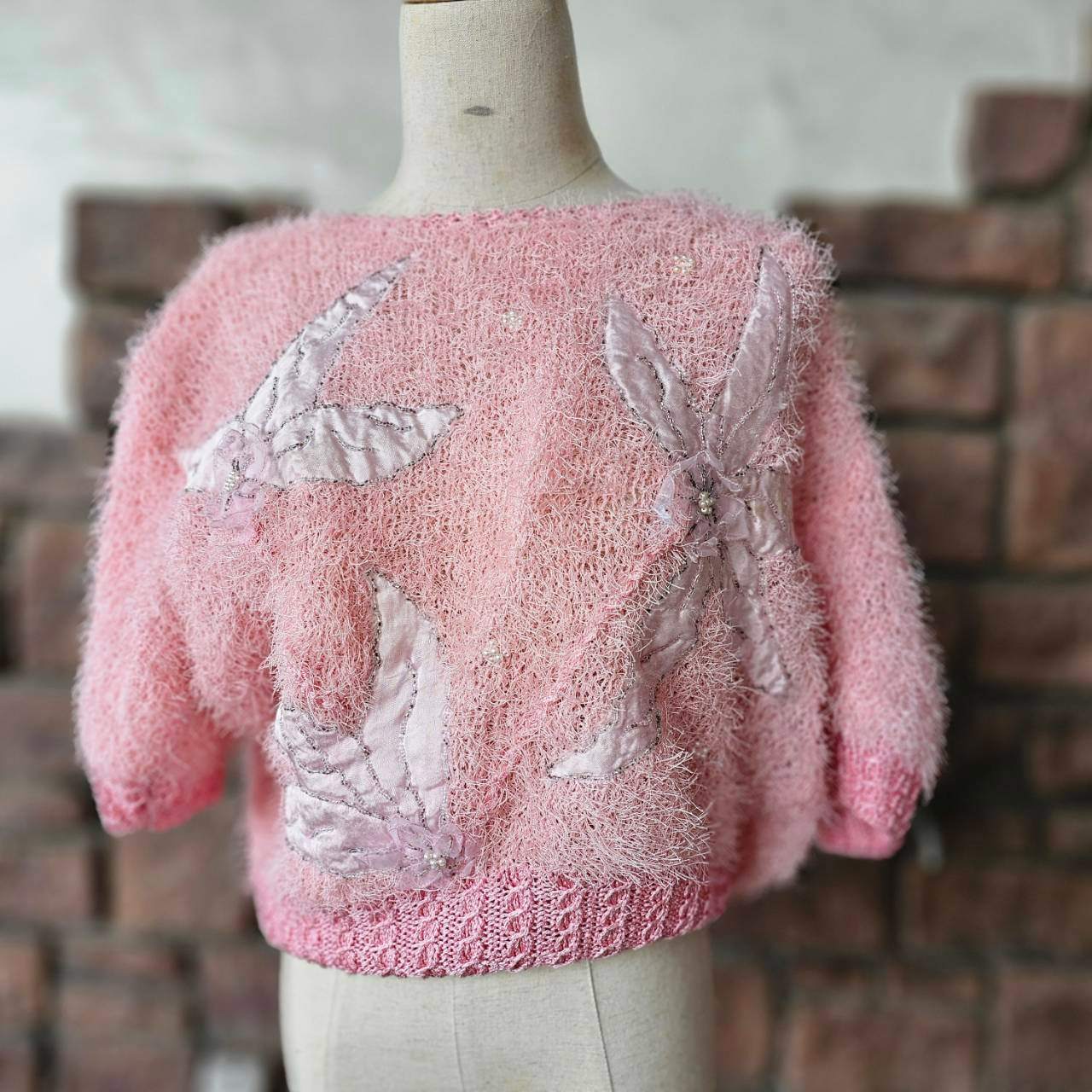 Euro vintage(ヨーロッパヴィンテージ) 70's~light pale pink fancy yarn knit half sleeve top スパンコール刺繍とファンシーヤーンのスプリングニット Lサイズ程度/前身頃に若干のシミ有 ピンク