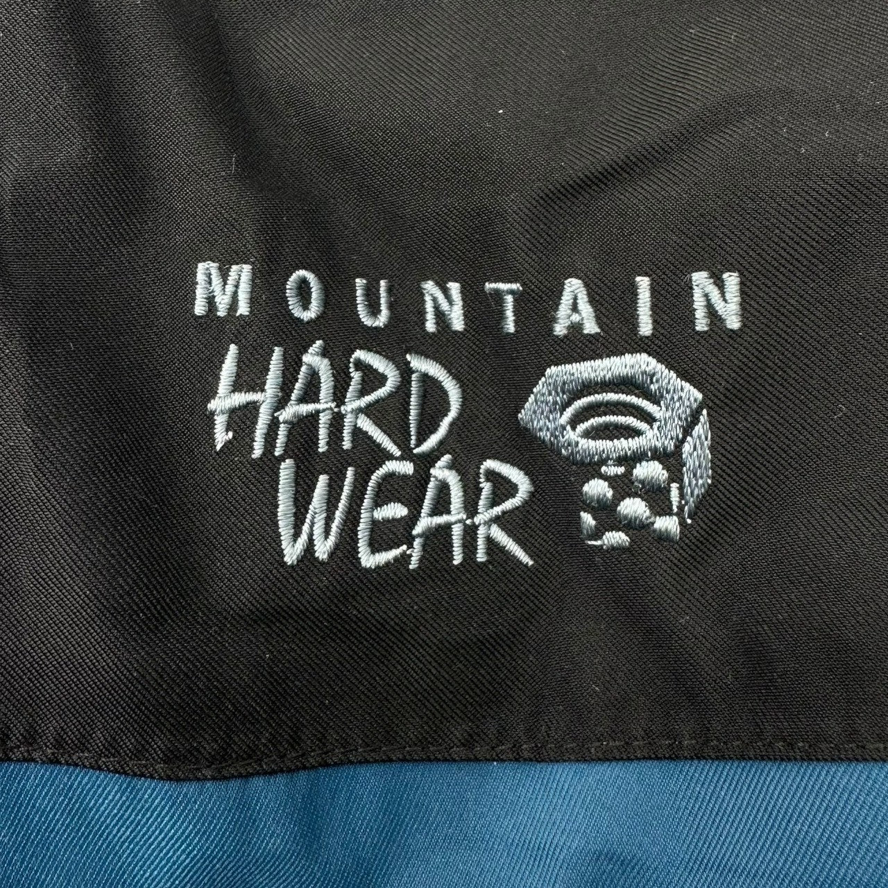 MOUNTAIN HARD WEAR(マウンテンハードウェア) commitment jacket コミットメント ジャケット OE7235 S ブラック×ブルー マウンテンパーカー アウトドア 登山 参考定価41,250円