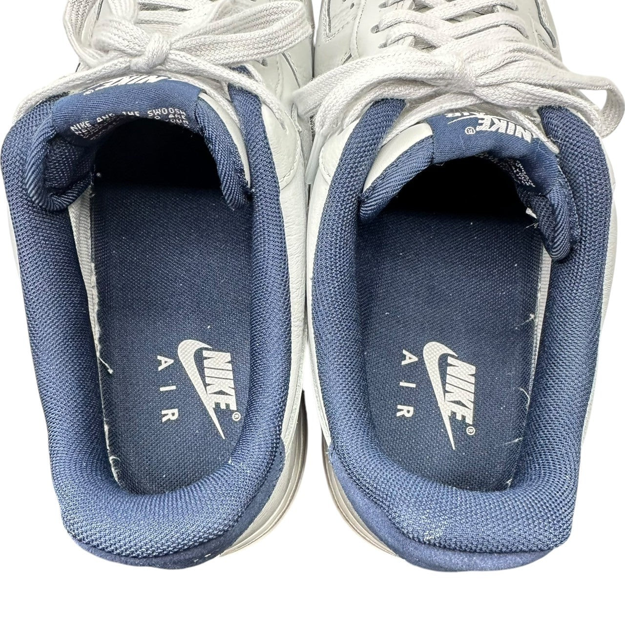 NIKE(ナイキ) AIR FORCE 1 '07 LV8 PHOTON DUST/PHOTON DUST-OBSIDIAN エアフォース1 ローカット スニーカー HM9483-001 27.5cm ホワイト×ネイビー