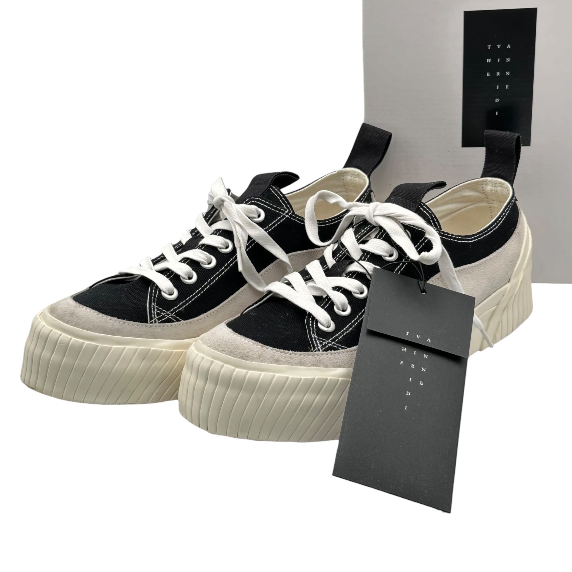 The Viridi-anne(ザヴィリディアン) Low Cut Sneaker ローカット スニーカー VI-3474-09 2 ホワイト×ブラック 厚底 スウェード