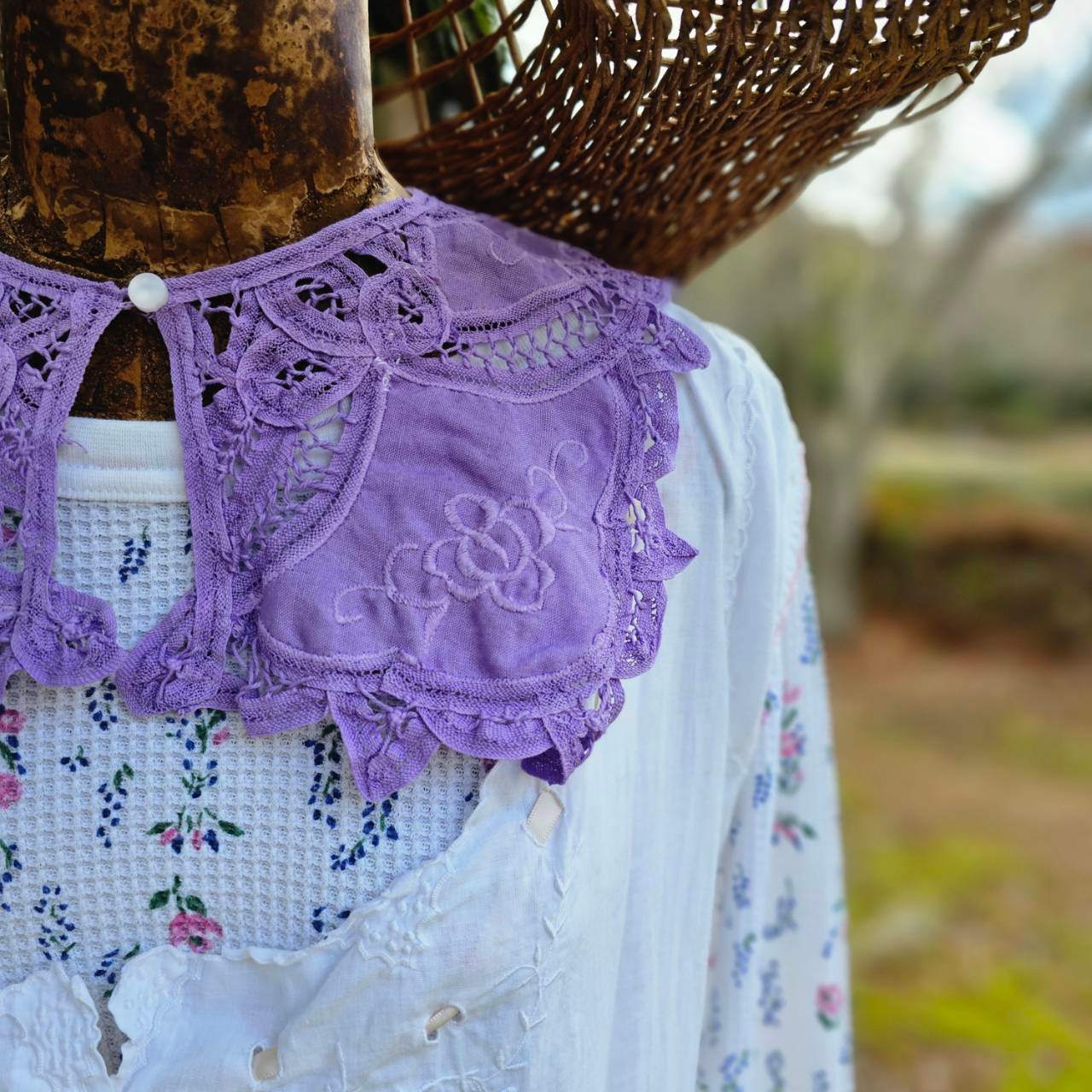 Euro vintage(ヨーロッパヴィンテージ) flower embroidery batten lace collar 花刺繍のバテンレースのつけ襟 ラベンダー 未使用に近い/後染め加工 ラベンダー