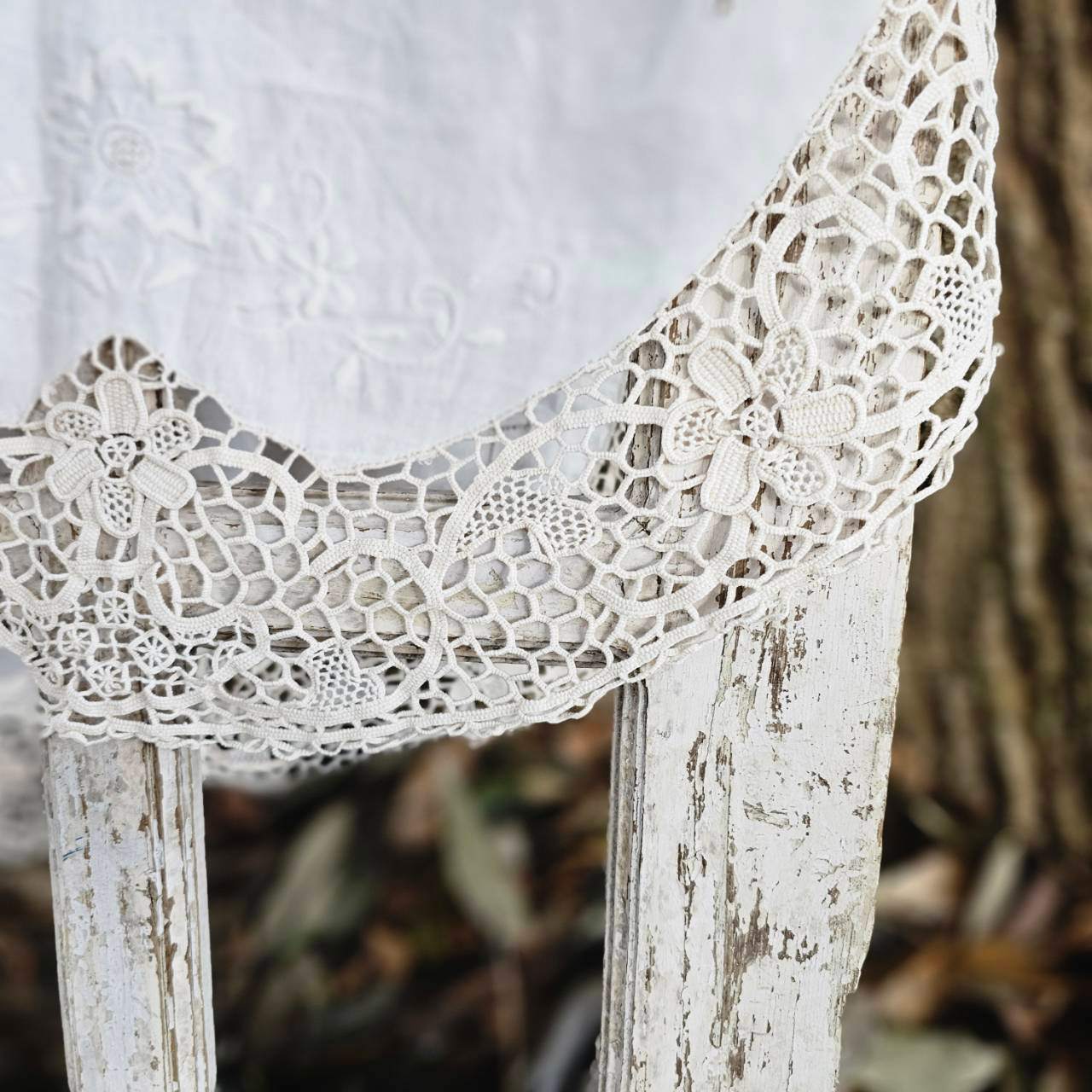 VINTAGE(ヴィンテージ) what_flower embroidery round lace table mat fabric フラワー刺繍とレースのラウンドテーブルクロス マット ホワイト×ベージュ