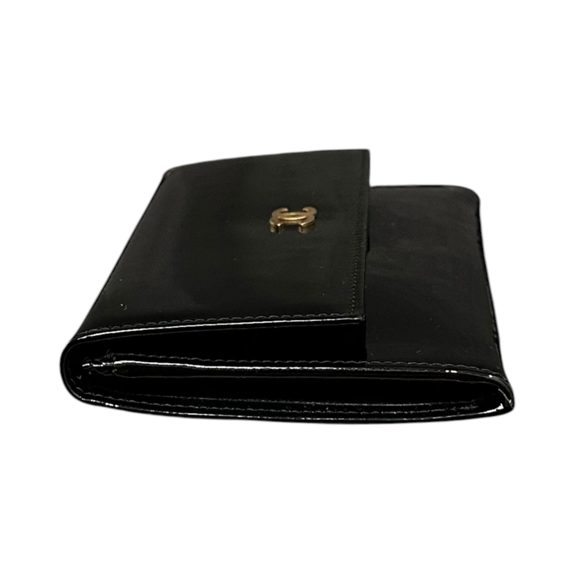 CHANEL(シャネル) 2000's CC Logo Patent Leather Flap Wallet ココマーク パテントレザー フラップ ウォレット ブラック 600万台 財布