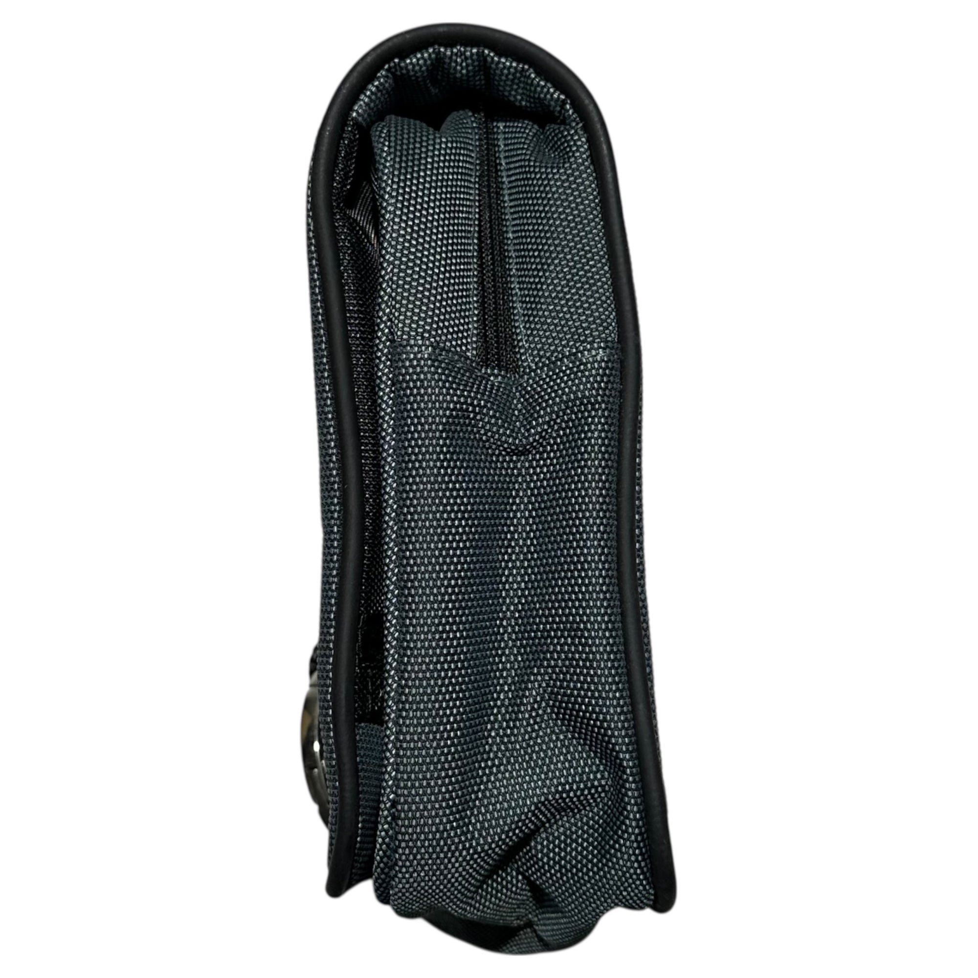 BVLGARI(ブルガリ) PARFUMS Novelty Pouch 限定品 パルファム ノベルティー ポーチ グレー 化粧 香水 非売品