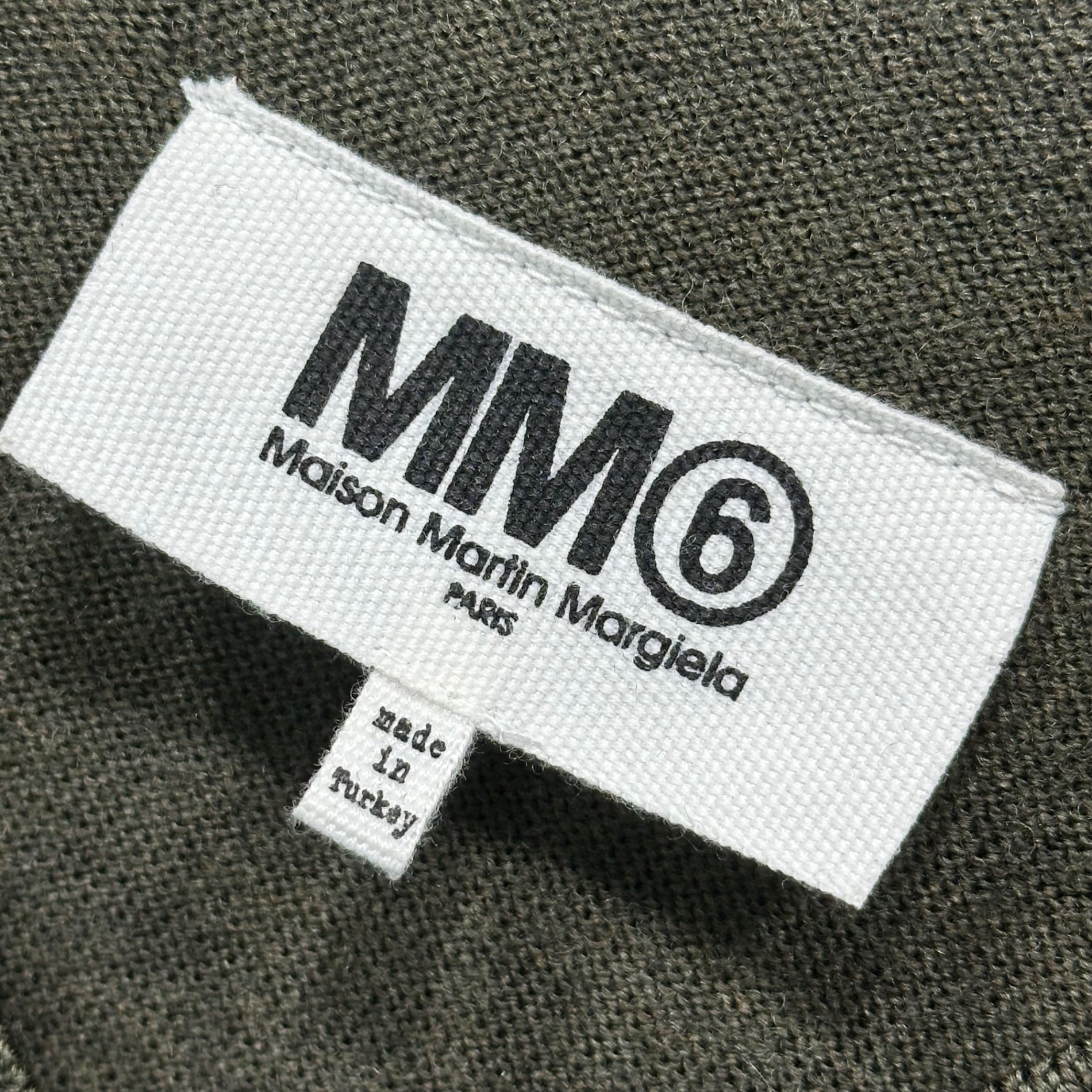 MM6 Maison Margiela(エムエムシックス) 15AW Back Slit V-Neck Low Gauge Knit バック スリット Vネック ローゲージ ニット S32CT0678 S15373 XL カーキ 男性着用可能サイズ