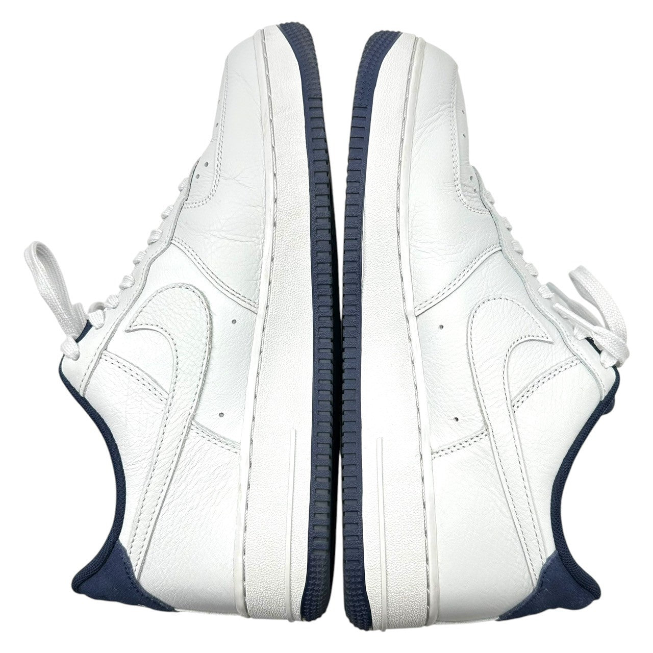 NIKE(ナイキ) AIR FORCE 1 '07 LV8 PHOTON DUST/PHOTON DUST-OBSIDIAN エアフォース1 ローカット スニーカー HM9483-001 27.5cm ホワイト×ネイビー
