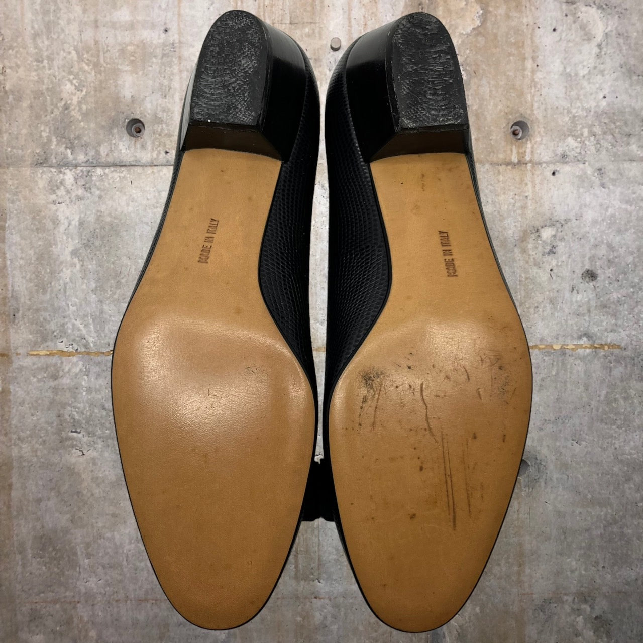 Salvatore Ferragamo(サルヴァトーレフェラガモ) ヴァラリボンパンプス 6 1/2(24cm程度) ブラック 型押しレザー