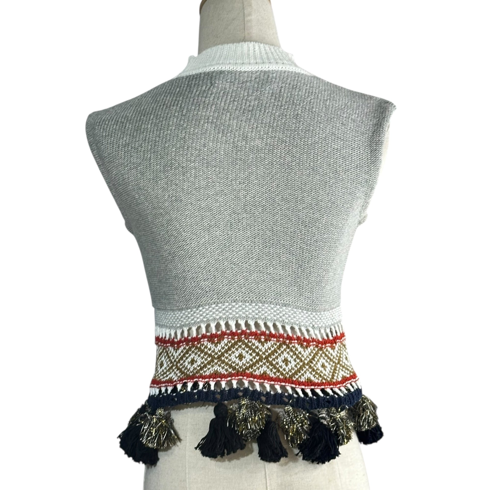 mame kurogouchi(マメクロゴウチ) 18SS Ethnic Pattern Sleeveless Fringe Knit エスニック柄 ノースリーブ フリンジ ニット MM18SS-KN053 1 グレー×レッド ベスト