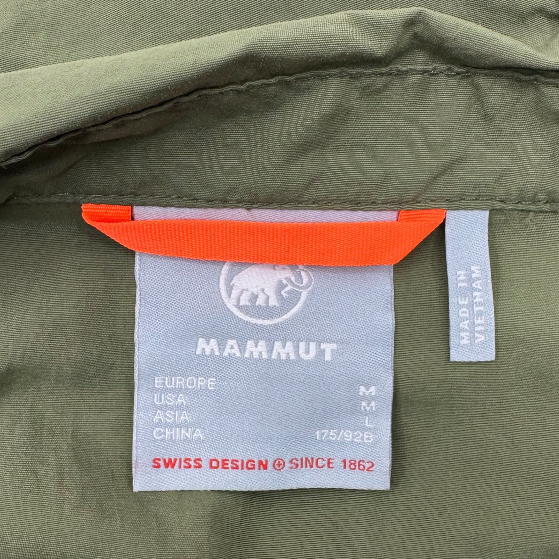 MAMMUT(マムート) Hiking WB Hooded Jacket ハイキング ウィンドブレーカー フーデッド ジャケット 1012-00391 L カーキ