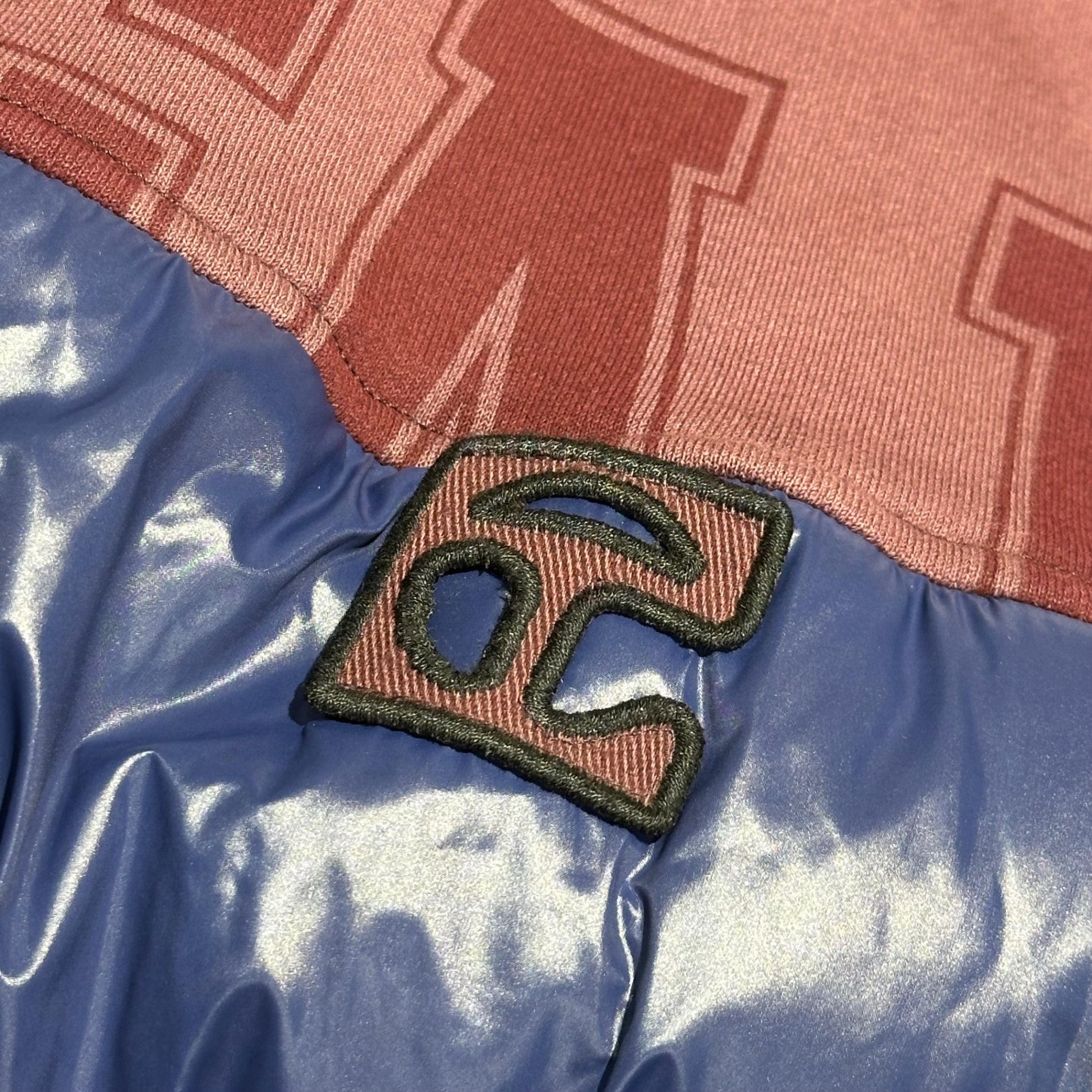 TELFAR(テルファー) Insulated Docking Zip-Up Hoodie 中綿 ドッキング ジップアップ パーカー フーディ fw20-pf-03-0xbl FREE バーガンディ×ブルー