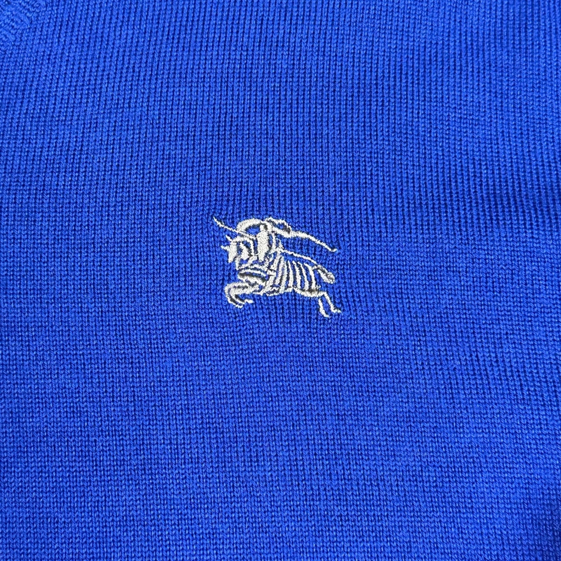 BURBERRY BLACK LABEL(バーバリーブラックレーベル) One-Point Logo V-Neck Knit ワンポイントロゴ Vネック ニット D1N03-802-24 2(M) ブルー