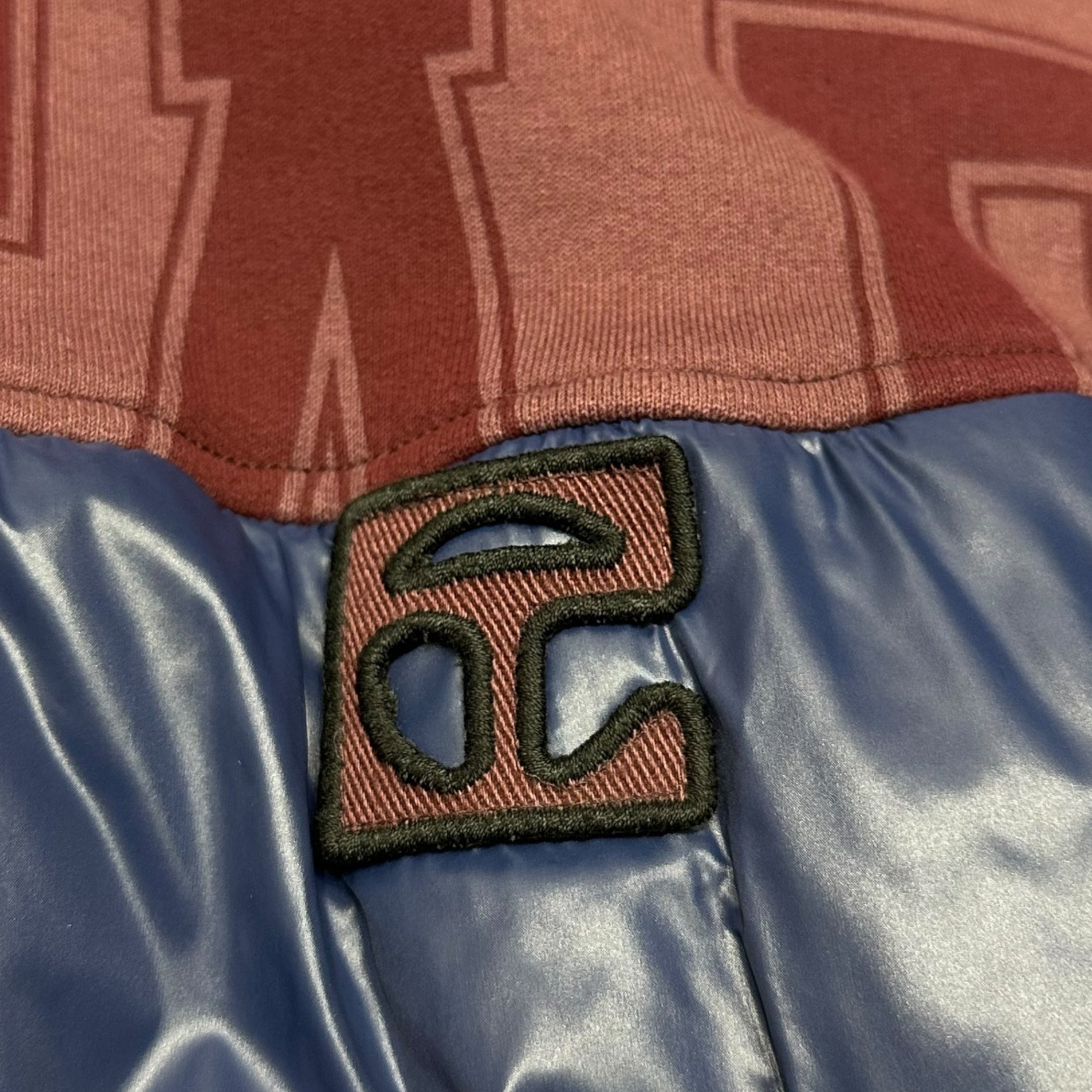 TELFAR(テルファー) Insulated Docking Zip-Up Hoodie 中綿 ドッキング ジップアップ パーカー フーディ fw20-pf-03-0xbl FREE バーガンディ×ブルー