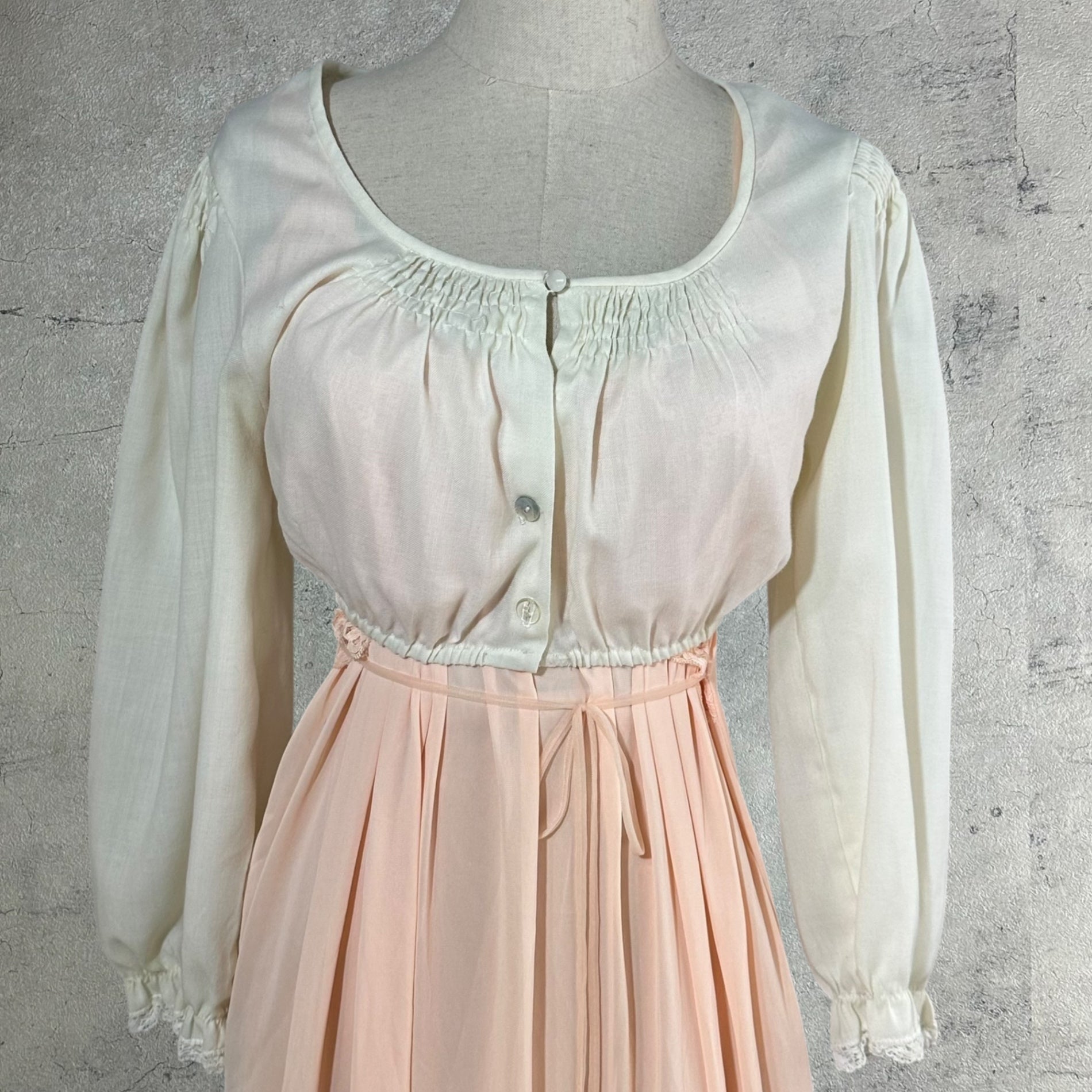 VINTAGE(ヴィンテージ) 80~90's shoulder gathered square short blouse ショルダーギャザー ショート丈ブラウス アイボリー EURO VINTAGE