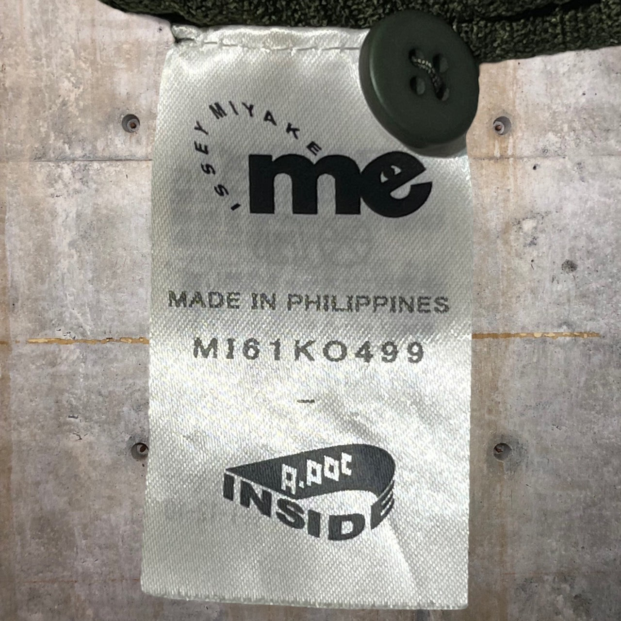 me ISSEY MIYAKE(ミーイッセイミヤケ) A-POCプリーツオーバーシャツ/変形シャツ/カーディガン MI61KO499 FREE カーキ