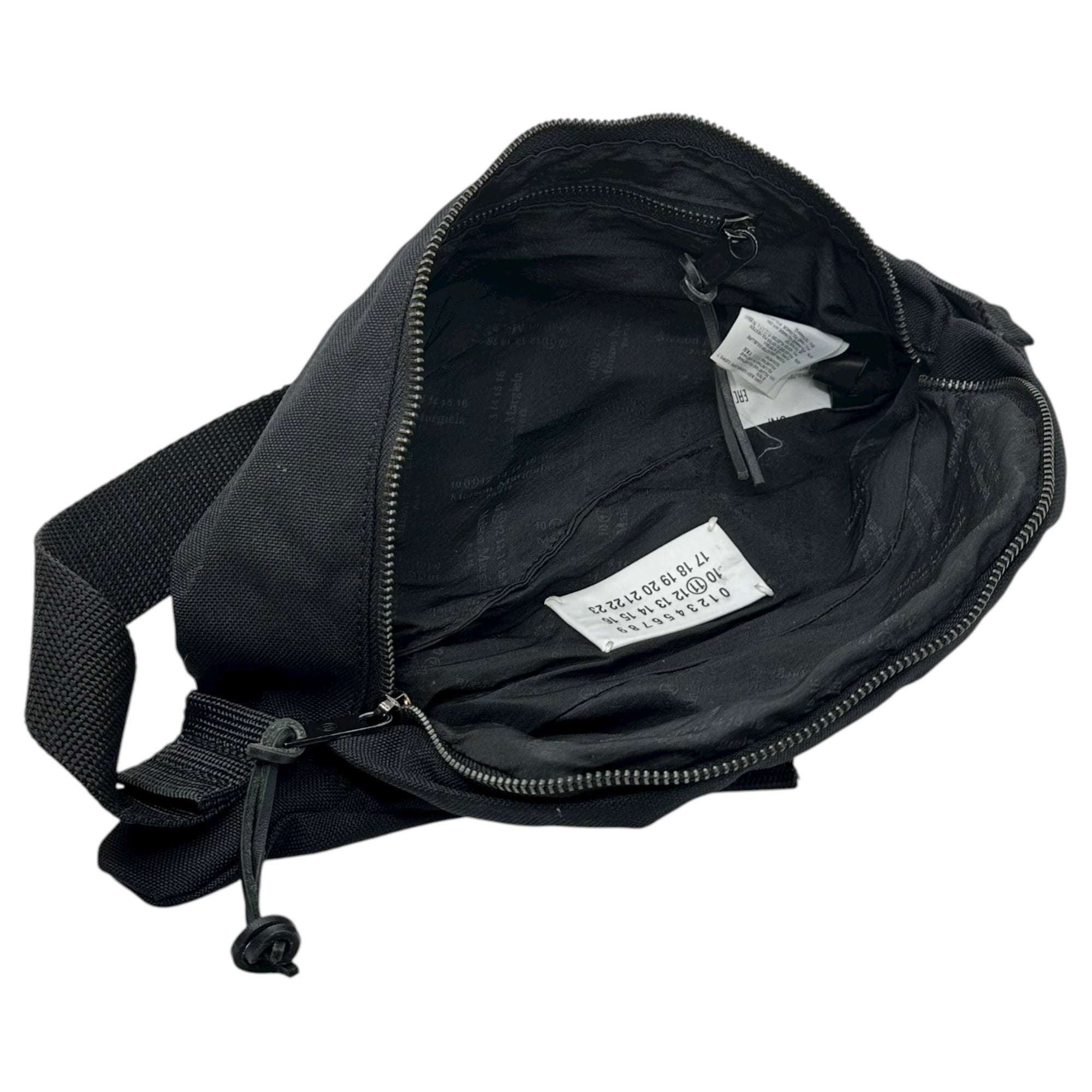 MAISON MARGIELA(メゾンマルジェラ) 19SS STEREOTYPE FANNY PACK ボディバッグ ショルダーバッグ キャンバス S55WB0010 ブラック ボディ ウエスト ポーチ 斜め掛け