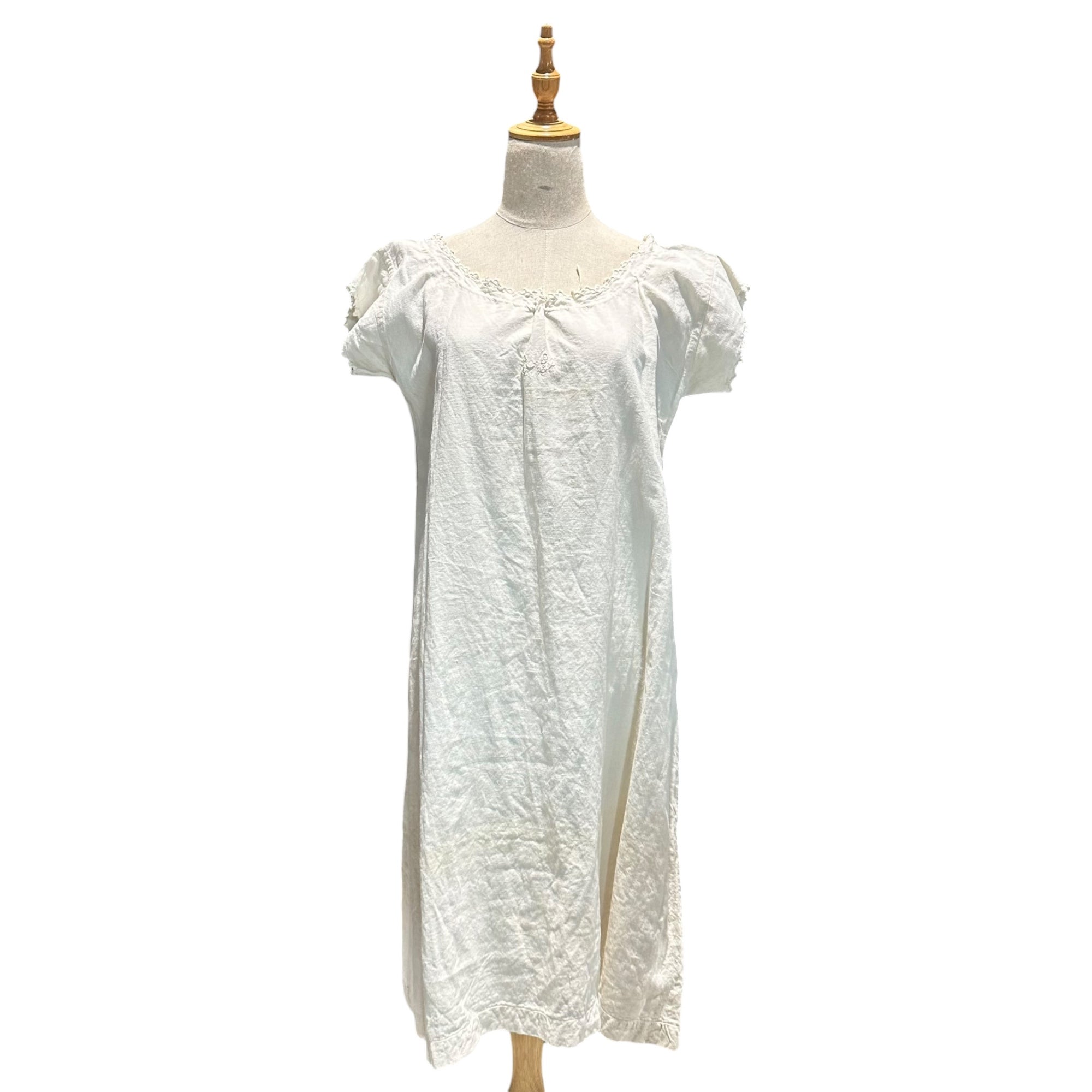 Euro antique(ヨーロッパアンティーク) 1900's~〘LINEN〙GG initials mini sleeve nighty イニシャル刺繍 ホームスパンリネンのナイティドレス ワンピース 表記無(M程度) アイボリー 20世紀初頭