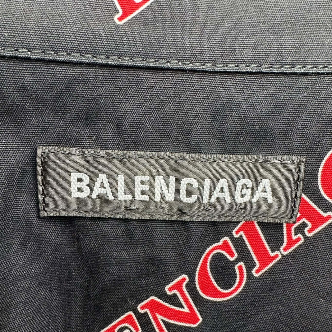BALENCIAGA(バレンシアガ) 20AW Oversize Allover Logo L/S Shirt オーバーサイズ オールオーバー ボタンダウン ロゴ プリント 長袖 シャツ 627023 38 ブラック×レッド