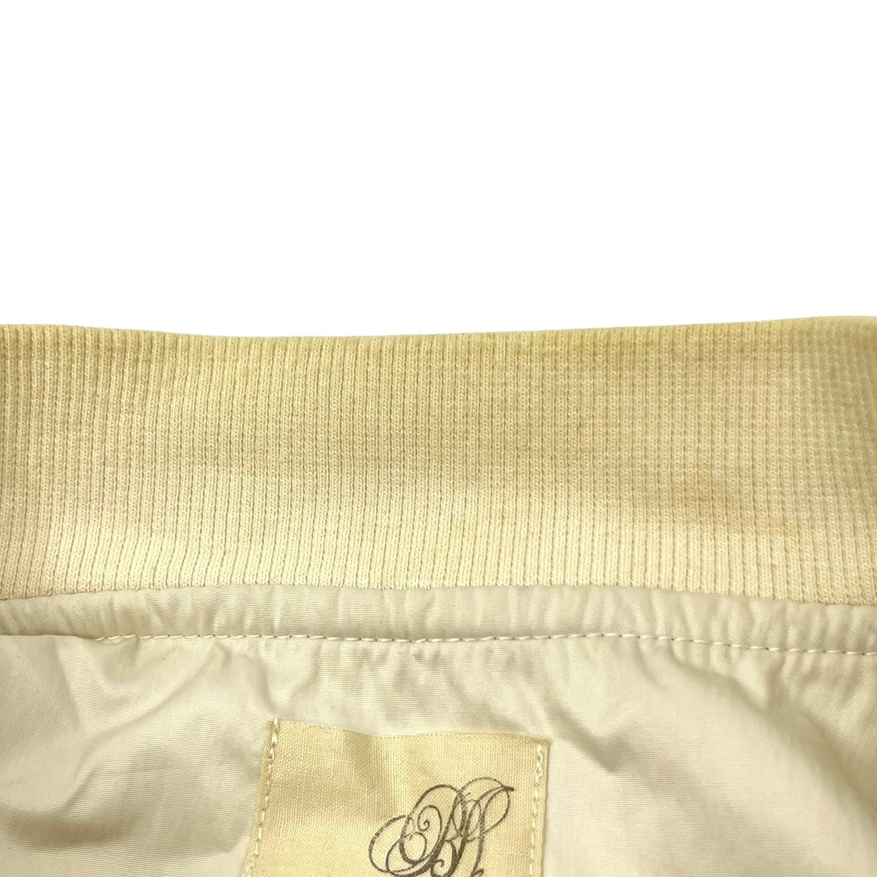 BEARDSLEY(ビアズリーガリャルダガランテ) Ruffle hem MA-1 blouson jacket 裾 フリル MA-1 ブルゾン ジャケット BEZ1022207A0003 FREE アイボリー 参考定価30,800円(税込)