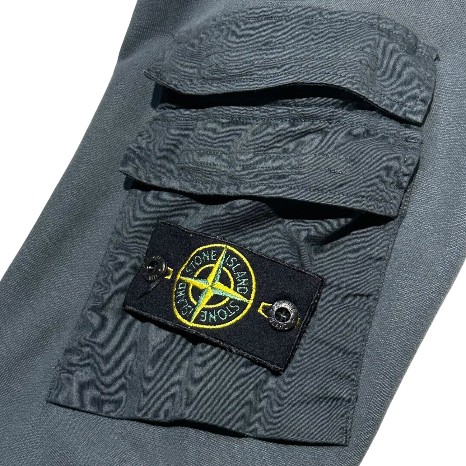 STONE ISLAND(ストーンアイランド) 23AW Arm Cargo Pocket Crew Neck Sweatshirt アーム カーゴポケット クルーネック スウェット 791560577 L グレー