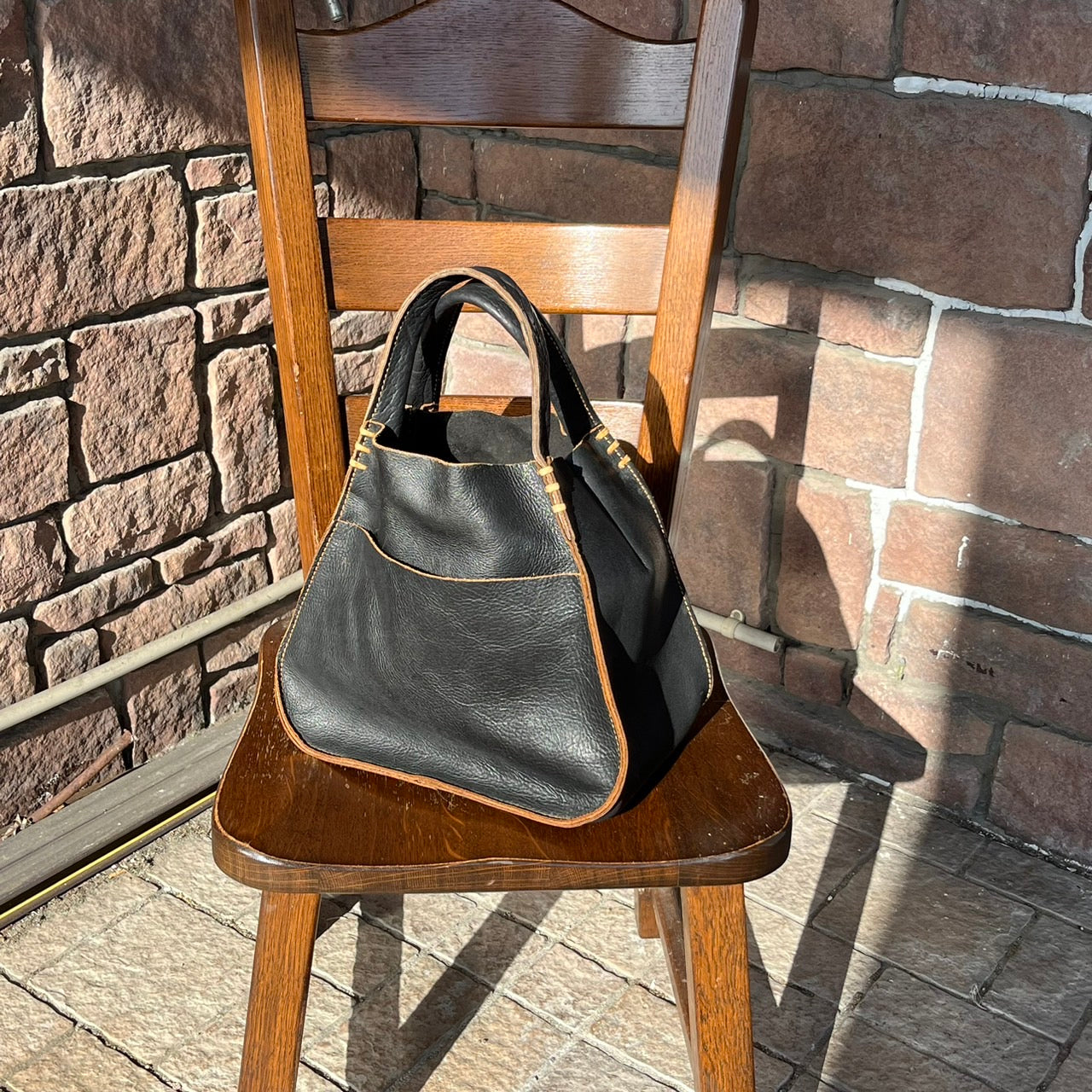 i.s. ISSEY MIYAKE(アイエス イッセイミヤケ) 80's leather triangle tote bag/レザートートバッグ IS33-AG005 ブラック 厚手 IS 80s