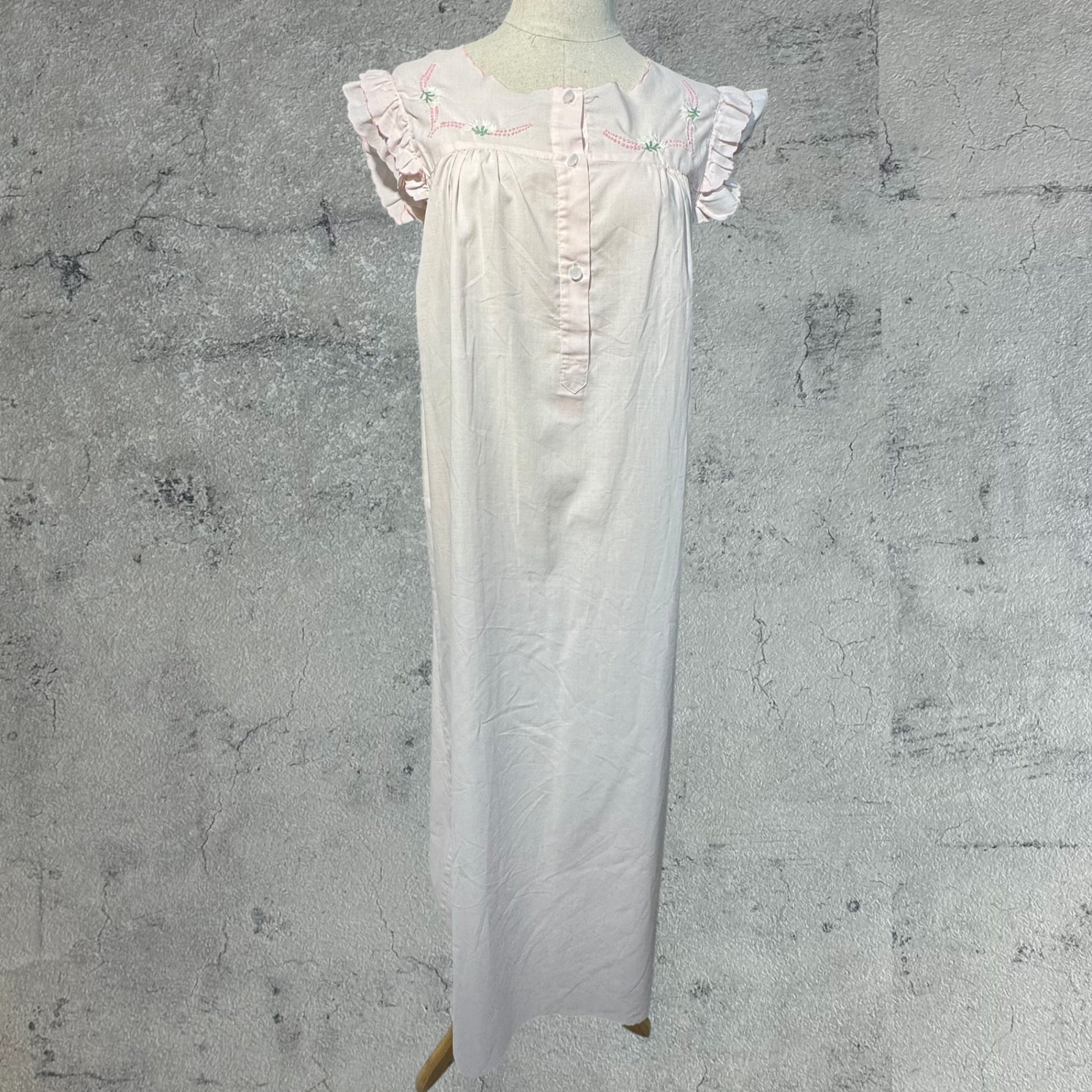 Euro vintage(ヨーロッパヴィンテージ) ten_70's~pale pink ruffle sleeve nighty maxi dress 淡いピンクのフリル袖のナイティドレスワンピース M~Lサイズ程度 ピンク