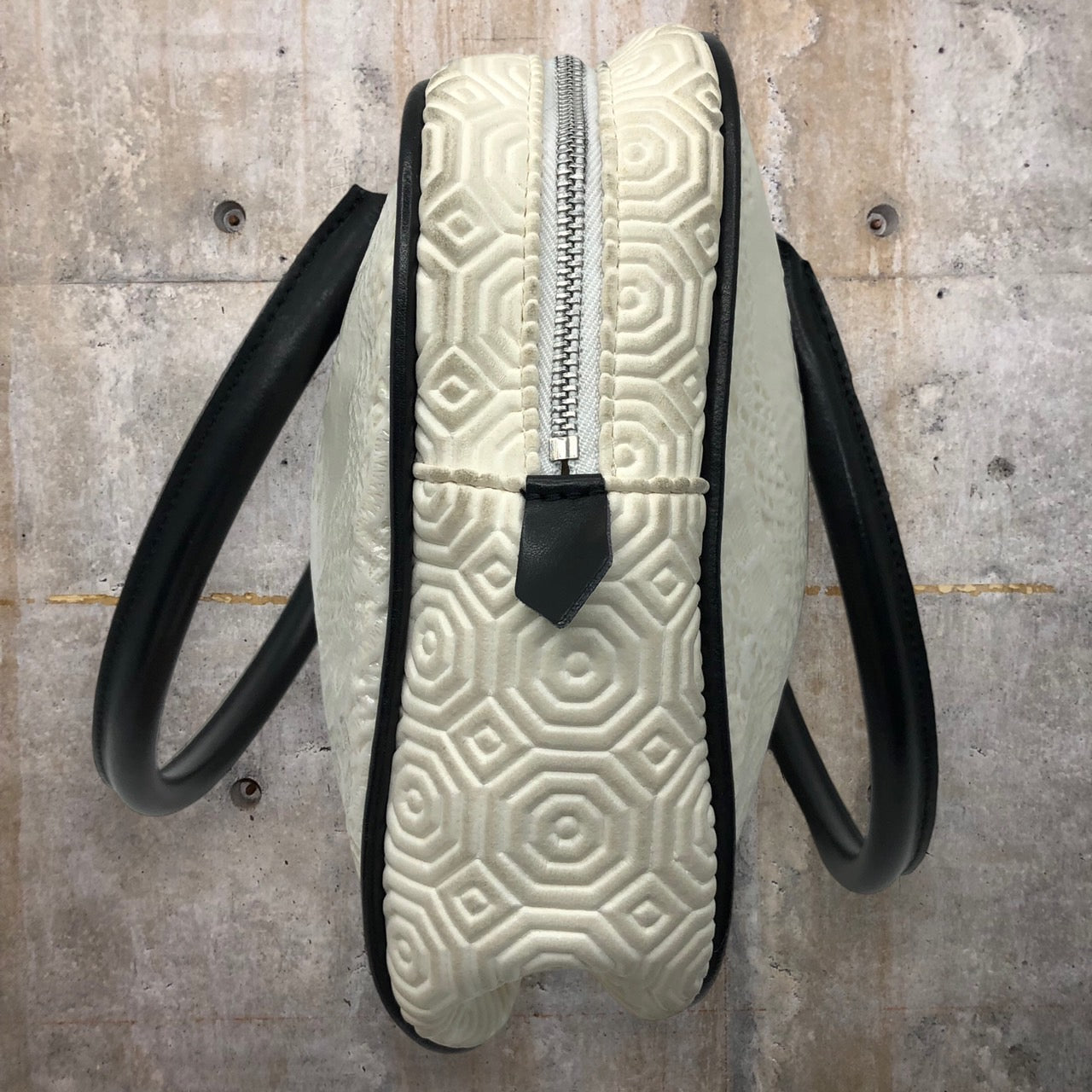 CHRISTIAN ASTUGUEVIEILLE pour COMME des GARCONS(クリスチャン アストゥグヴィエイユプールコムデギャルソン) PVCレースハンドバッグ/コラボ/稀少/パリ/アーティスト/2013's アイボリー 汚れ有