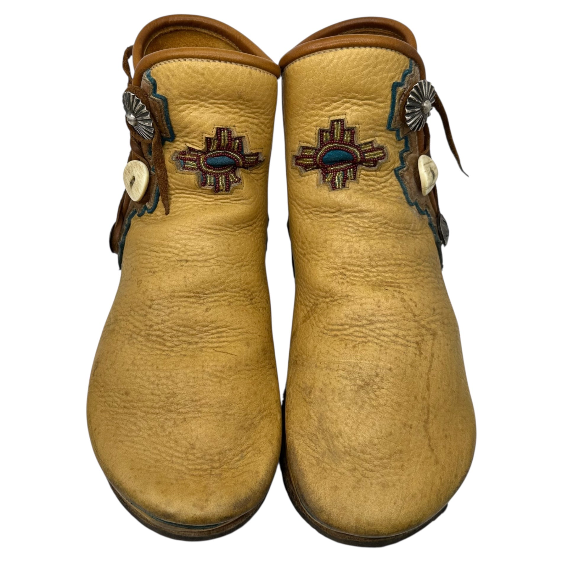 RON BOYD × BEAMS PLUS(ロンボイド × ビームスプラス) Concho Custom Moccasin Boots コンチョ カスタム モカシン ブーツ アメリカンヒッピー 27~27.5cm程度 ベージュ×ブラウン INDIAN JEWELRY Fair限定 ロンボイド氏ハンドメイド レザー