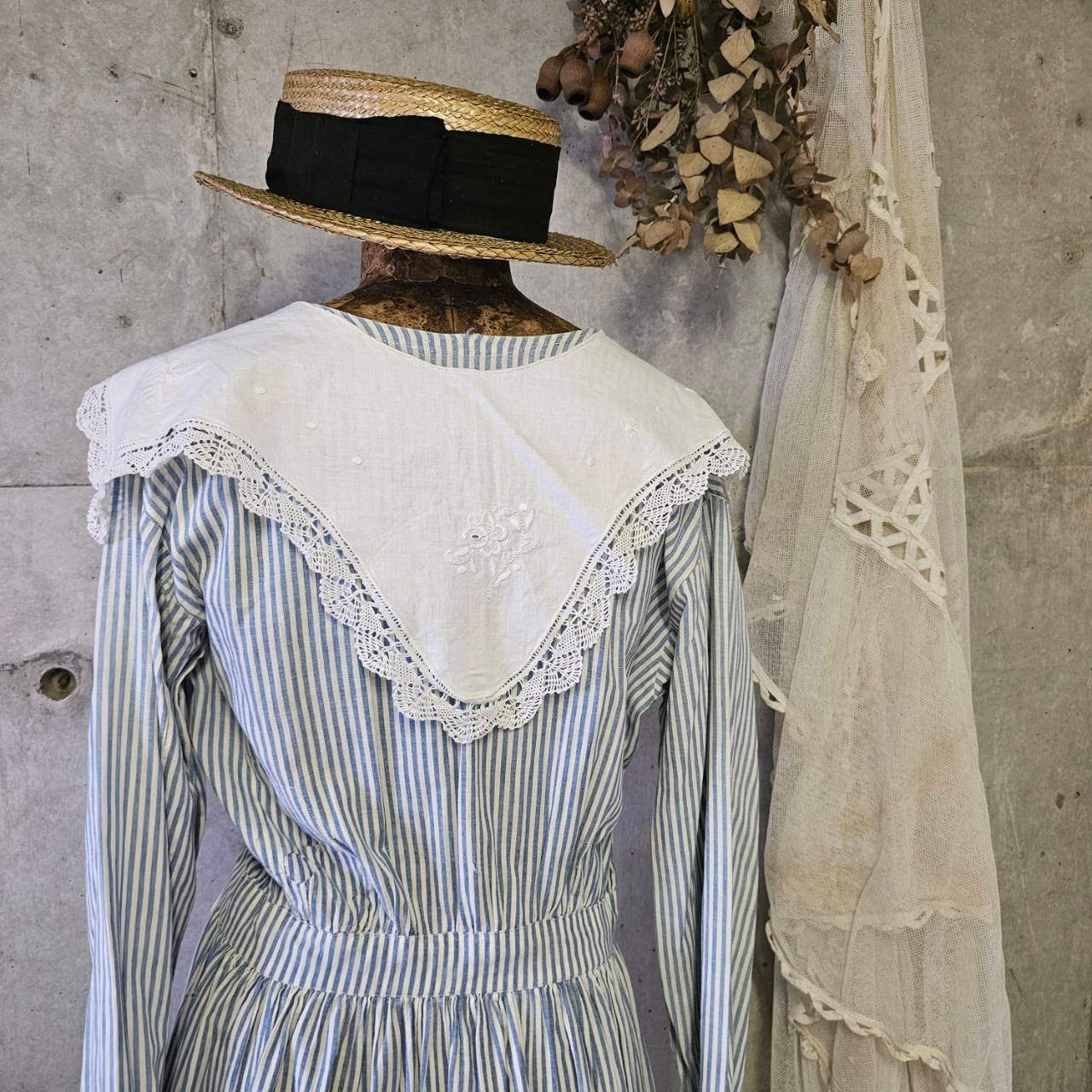 Euro vintage(ヨーロッパヴィンテージ) batten lace with stich collar バテンレースと刺繍の三角つけ襟 ホワイト / 未使用に近い
