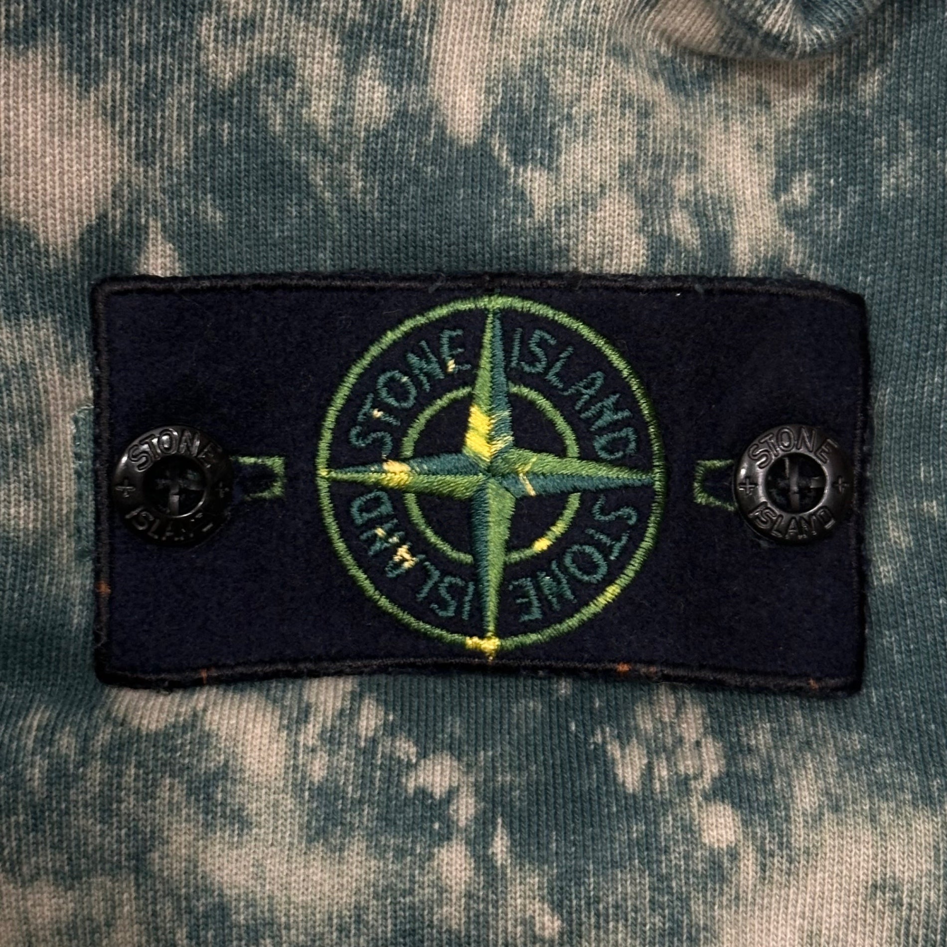 STONE ISLAND(ストーンアイランド) 2022SS Off-Dye Treatment Crewneck Sweatshirt コットンフリース オフダイ OVD トリートメント クルーネック スウェット 761561538 M グリーン×ベージュ タイダイ