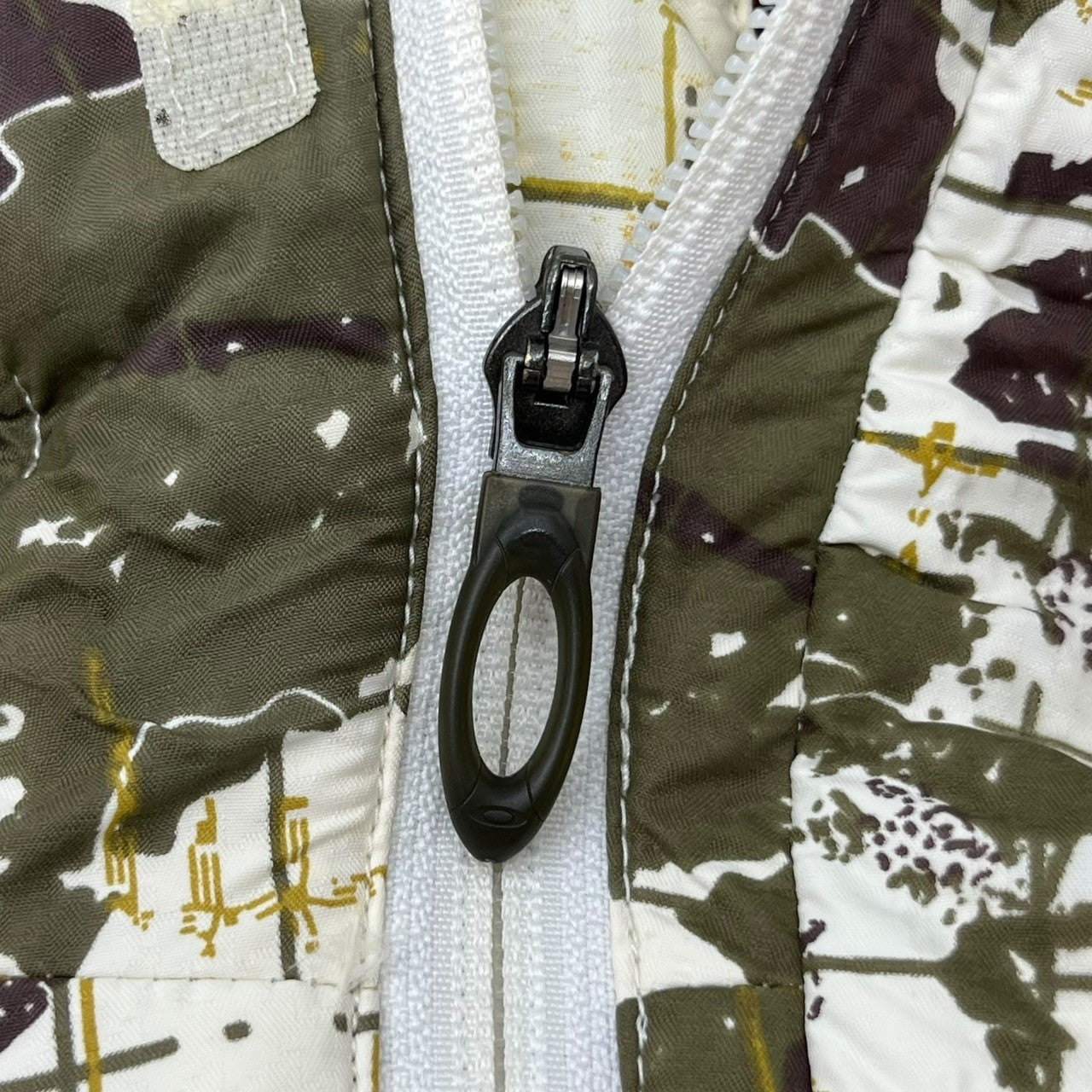 OAKLEY(オークリー) 00's digital camo attack ski jacket デジタル カモ 中綿 スキー ジャケット L ホワイト×カーキ Y2K