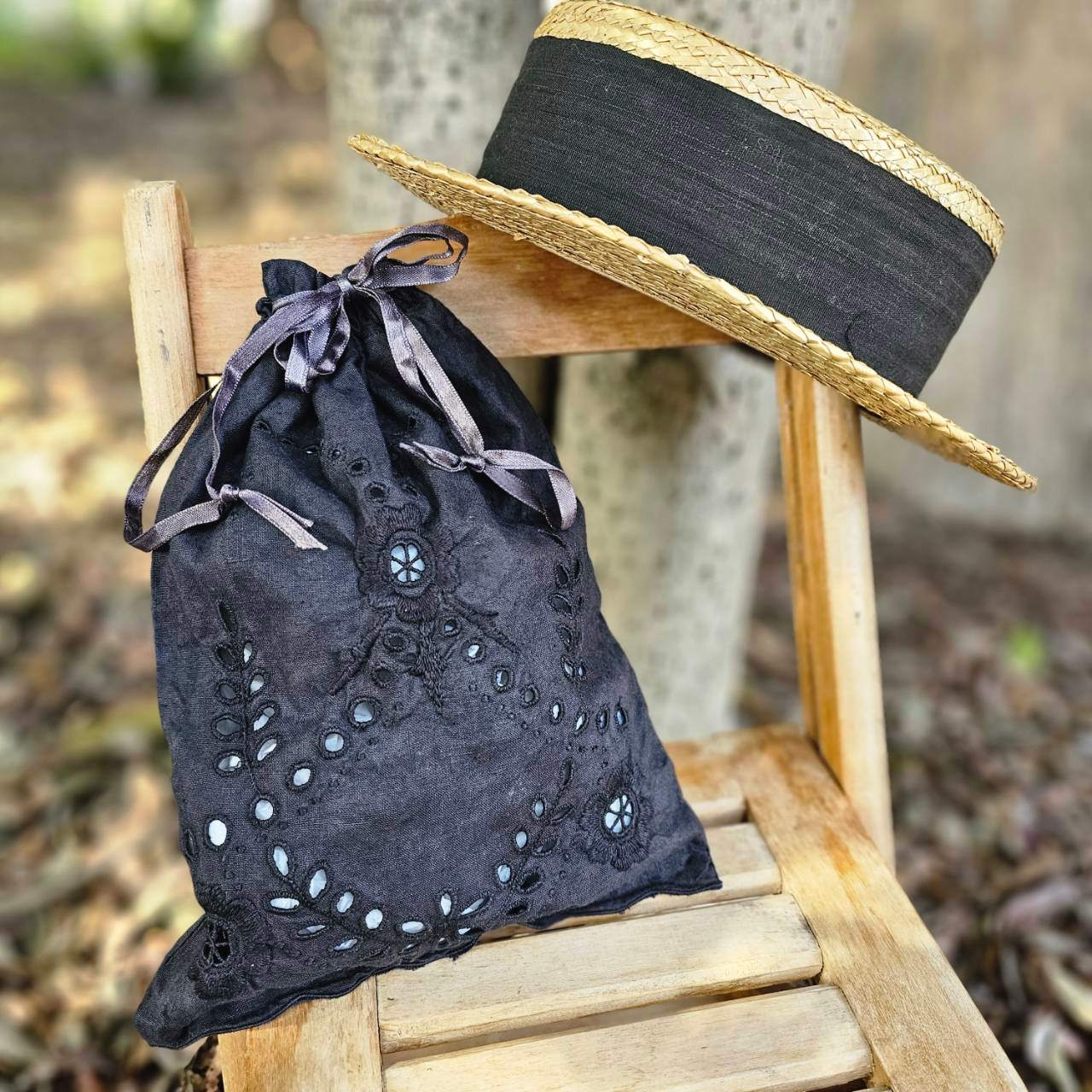 Euro antique(ヨーロッパアンティーク) antique linen cutwork embroidery purse アンティークリネンのカットワーク刺繍巾着 ポーチ 後染め加工 ブラック