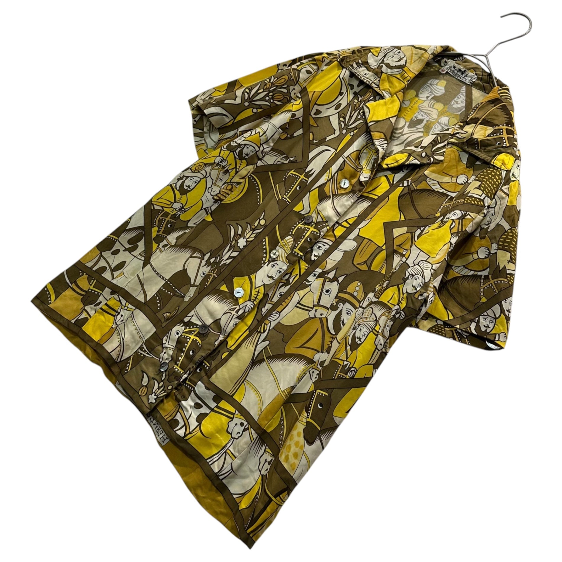 HERMES(エルメス) 1970s–1980s ALI-BABA “Alibaba and the Forty Thieves” Scarf Blouse 70~80年代 アリババ 「アリババと40人の盗賊」 スカーフ ブラウス シャツ 40(L程度) イエロー 1972年誕生の柄 HERMES SPORT レディース合わせ 男性着用可能 ヴィンテージ