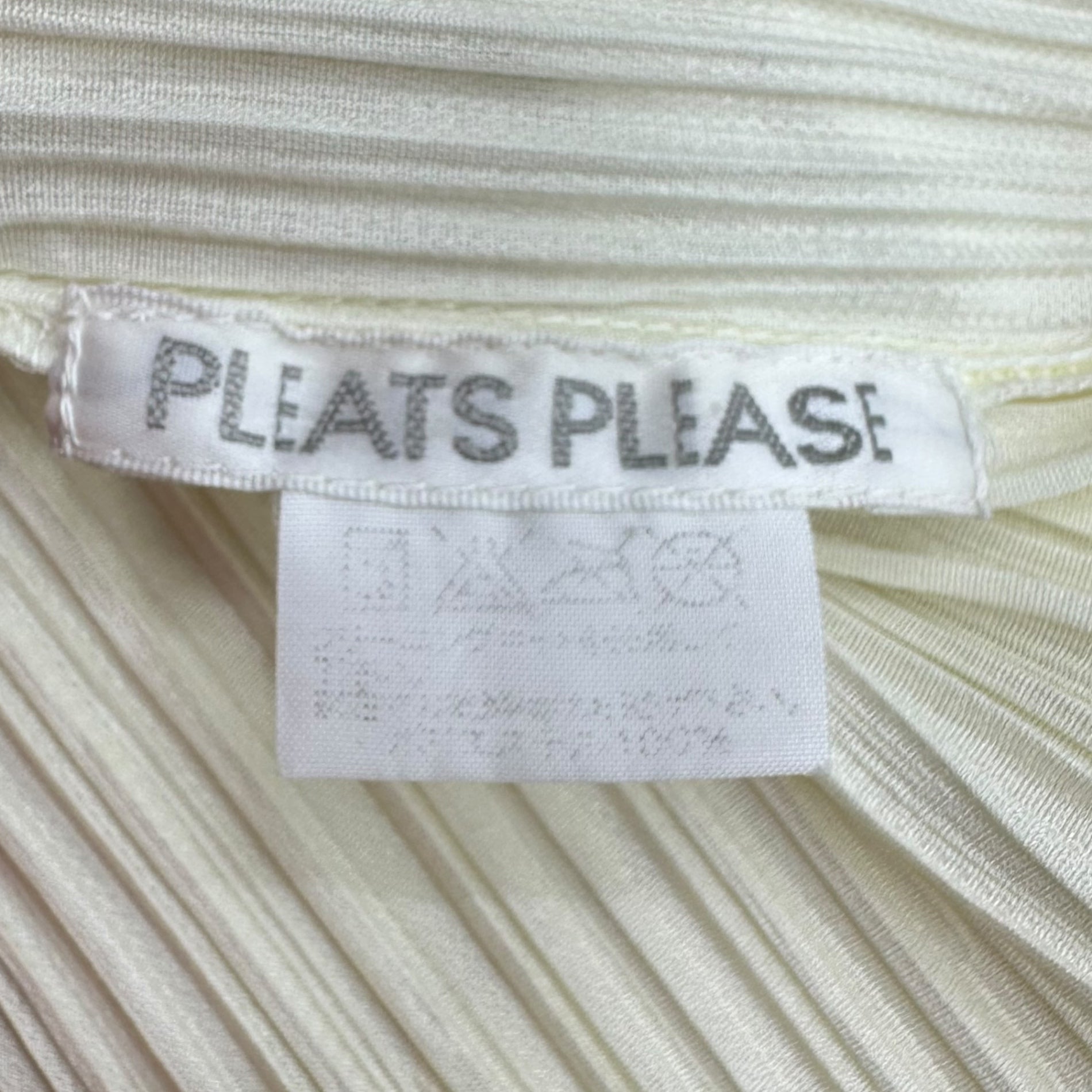 PLEATS PLEASE(プリーツプリーズ) S/Sプリーツカットソー 表記なし(Lサイズ程度) アイボリー
