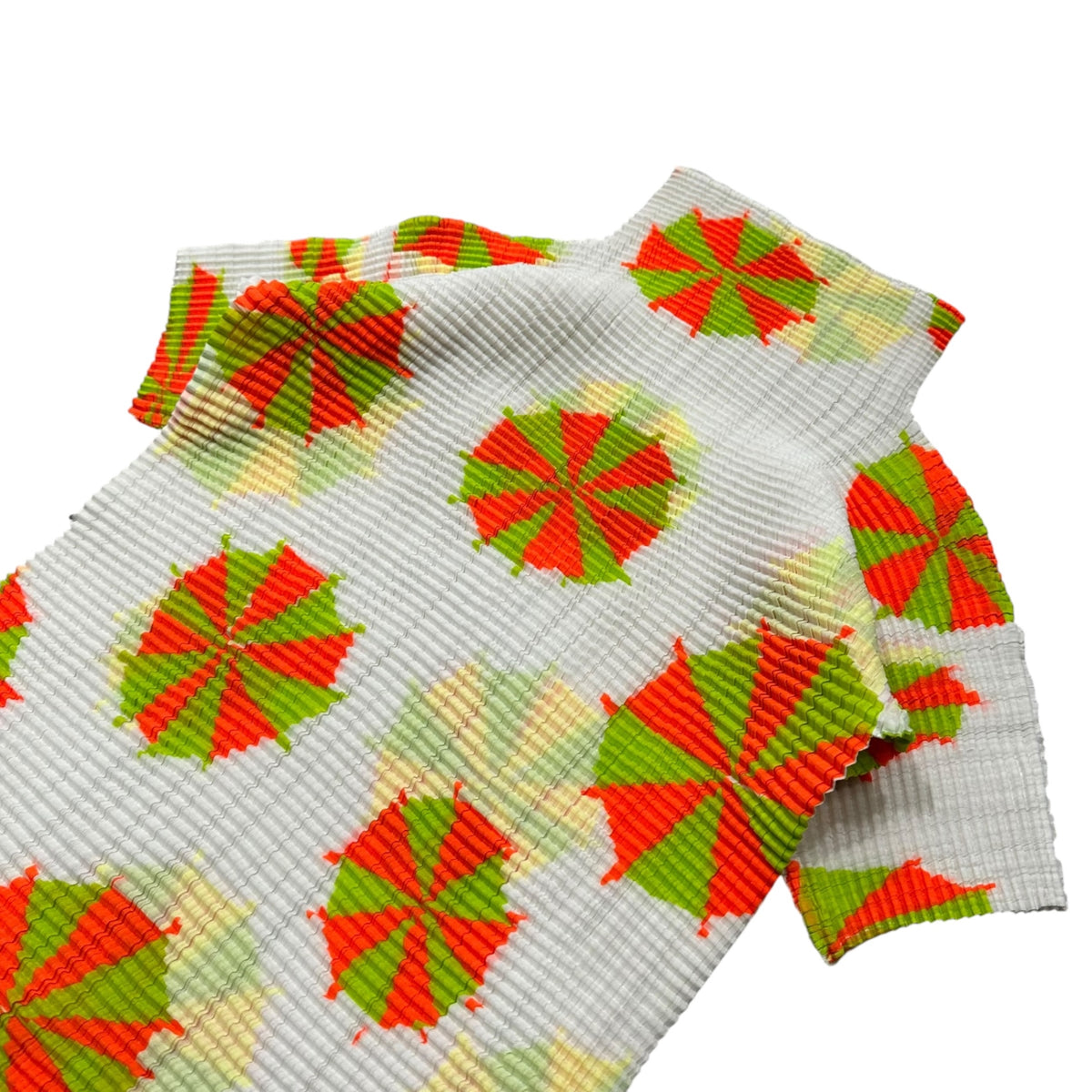 ISSEY MIYAKE(イッセイミヤケ) Umbrella-Print High-Neck Pleated Cut-and-Sew アンブレラ プリント ハイネック プリーツ カットソー IM04FJ978 2(M) ホワイト×オレンジ×グリーン
