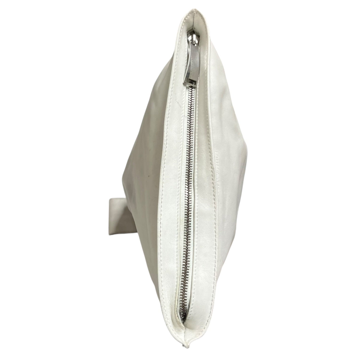 BOTTEGA VENETA(ボッテガヴェネタ) Triangle twist leather handbag トライアングル ツイスト レザー ハンドバッグ ホワイト