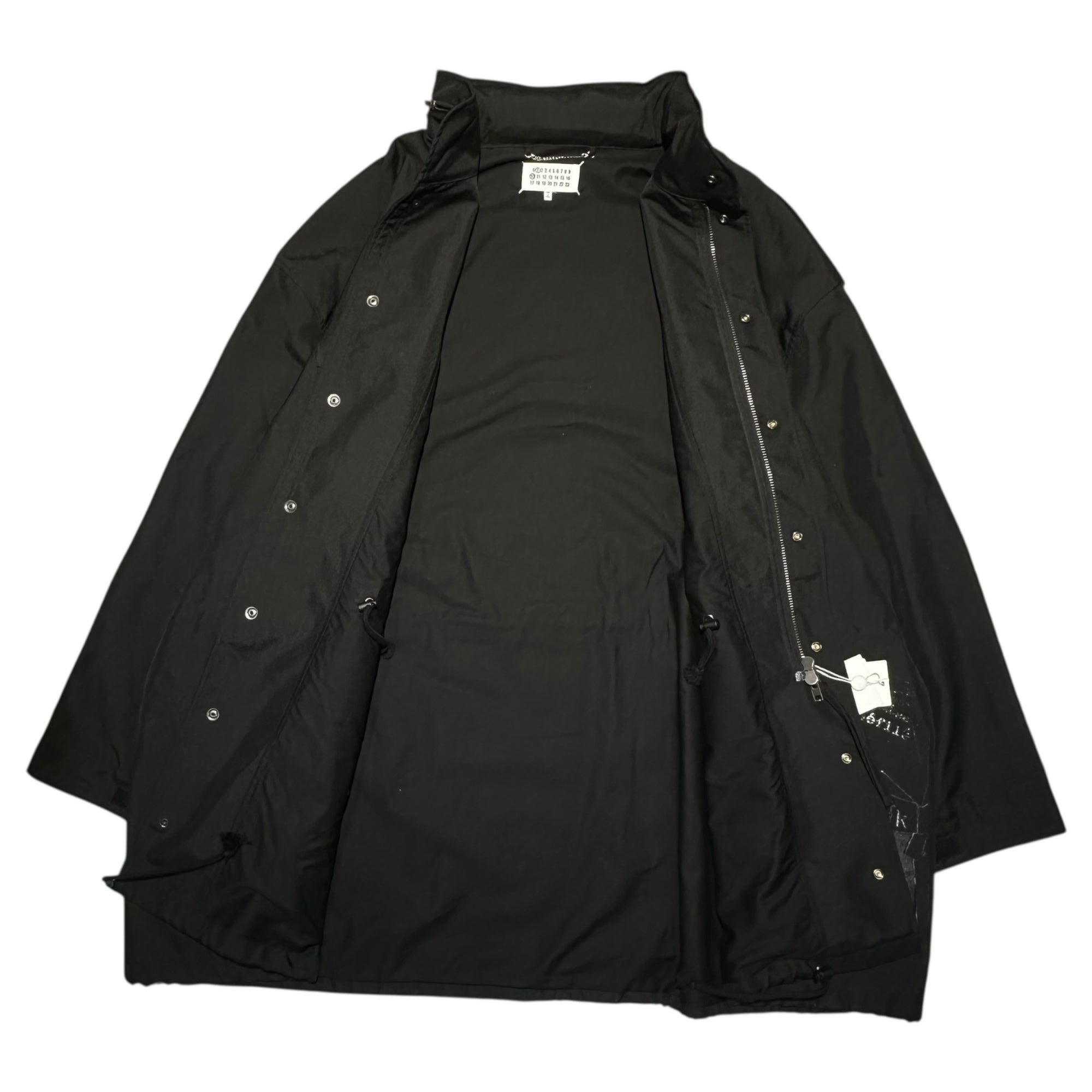 【SALE対象外】MAISON MARGIELA(メゾンマルジェラ) 24SS INVITATION ZIP COAT インビテーション ジップ コート S51AM0489 42 ブラック プリント モッズ ミリタリー コート
