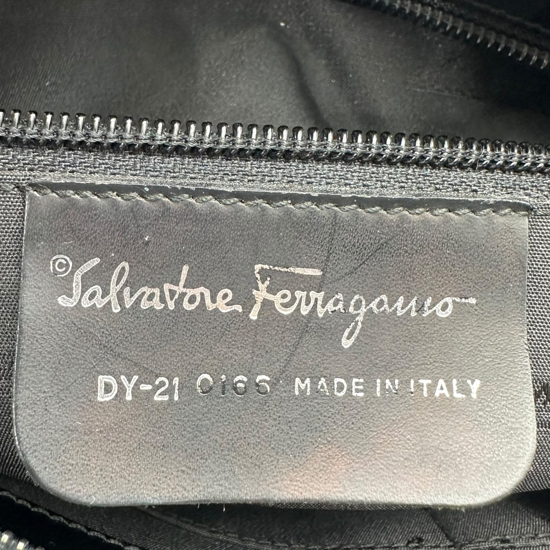Salvatore Ferragamo(サルヴァトーレフェラガモ) Gancini High-Shine Leather hand Bag ガンチーニ ハイシャイン レザー ハンド バッグ DY-21 0166 ブラック
